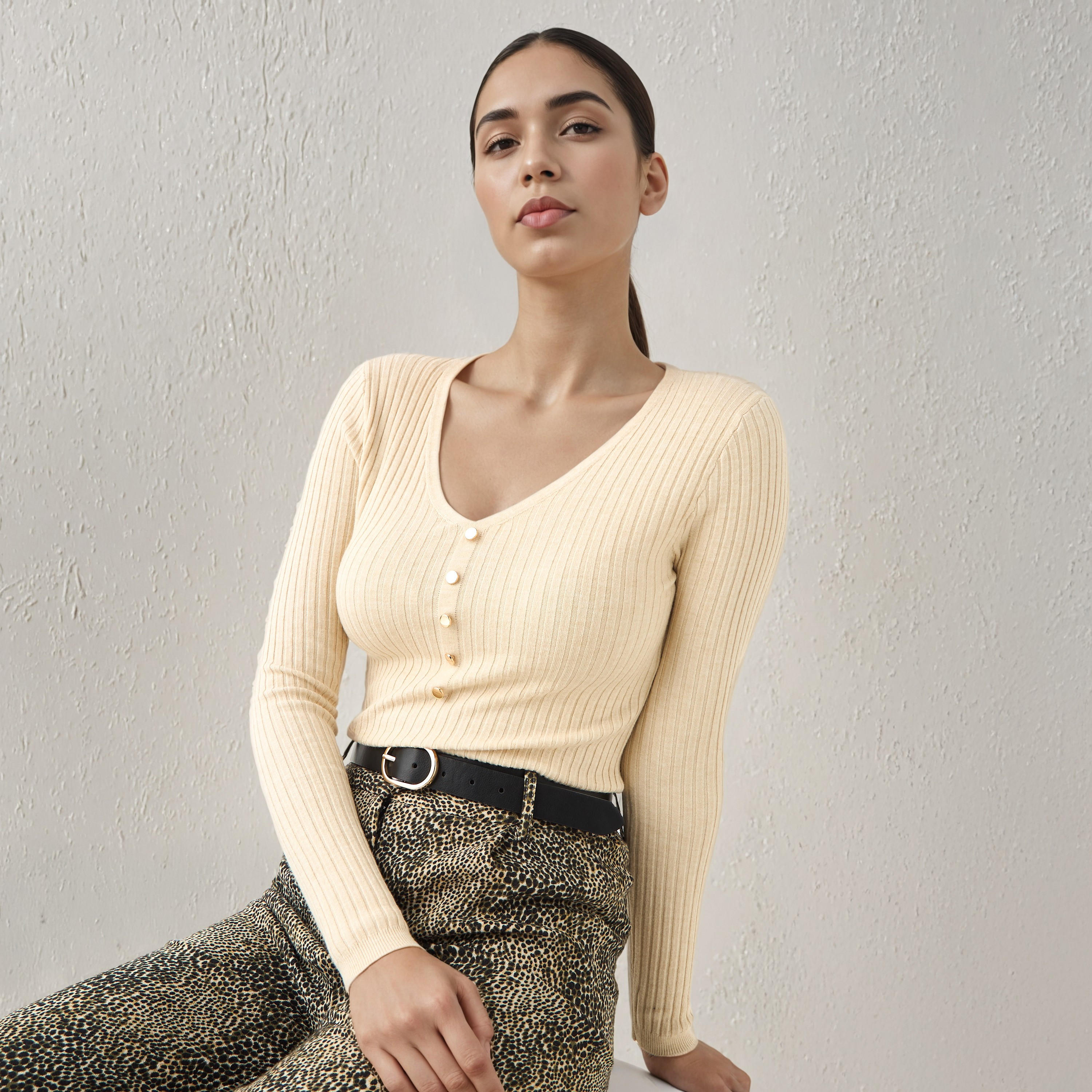 كنزة مضلعة بياقة V من تو إكستريمز-women-clothing-cardigansandjumpers-jumpers-image-1