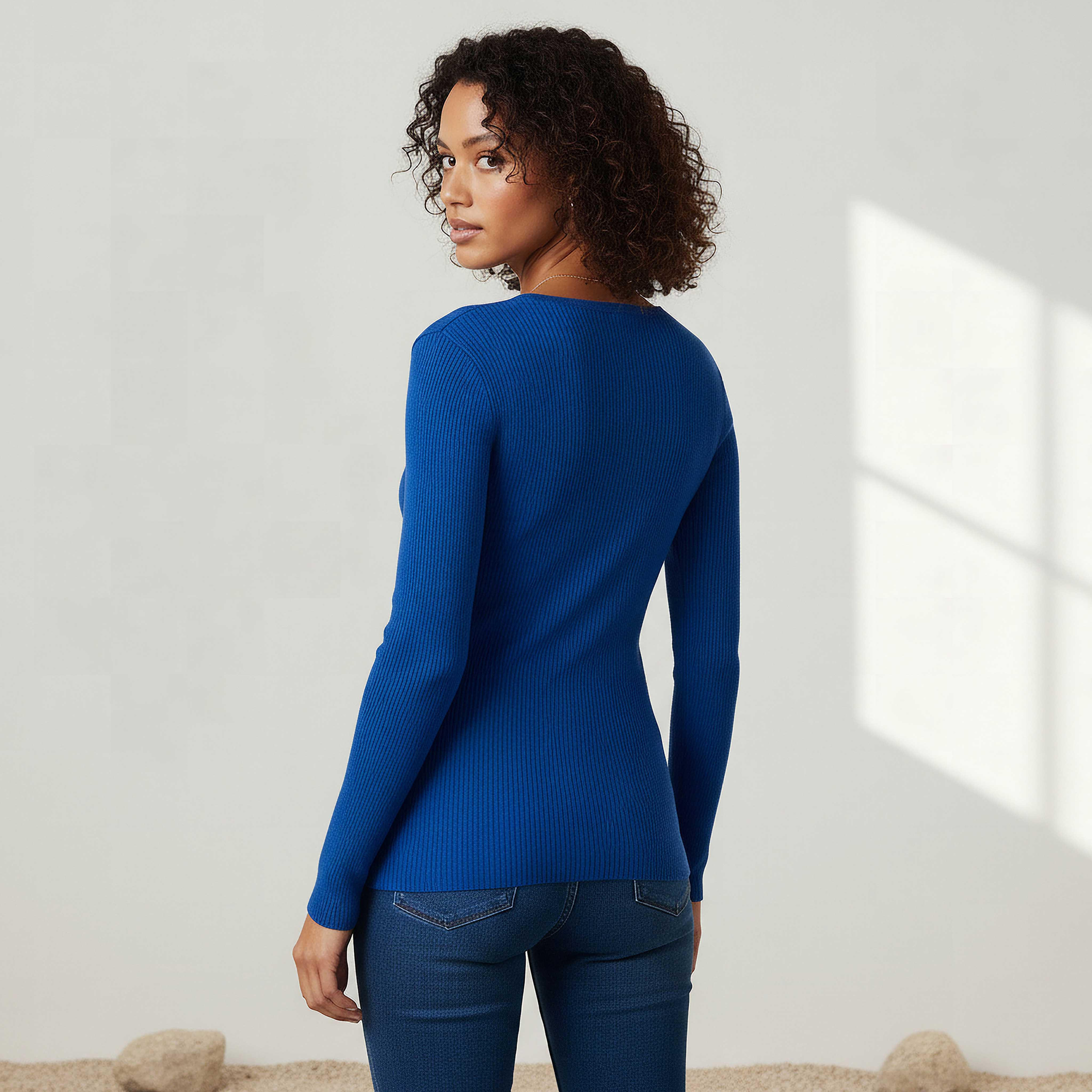 كنزة تريكو مضلعة بقصة عادية وياقة V من تو إكستريمز-women-clothing-cardigansandjumpers-jumpers-image-3