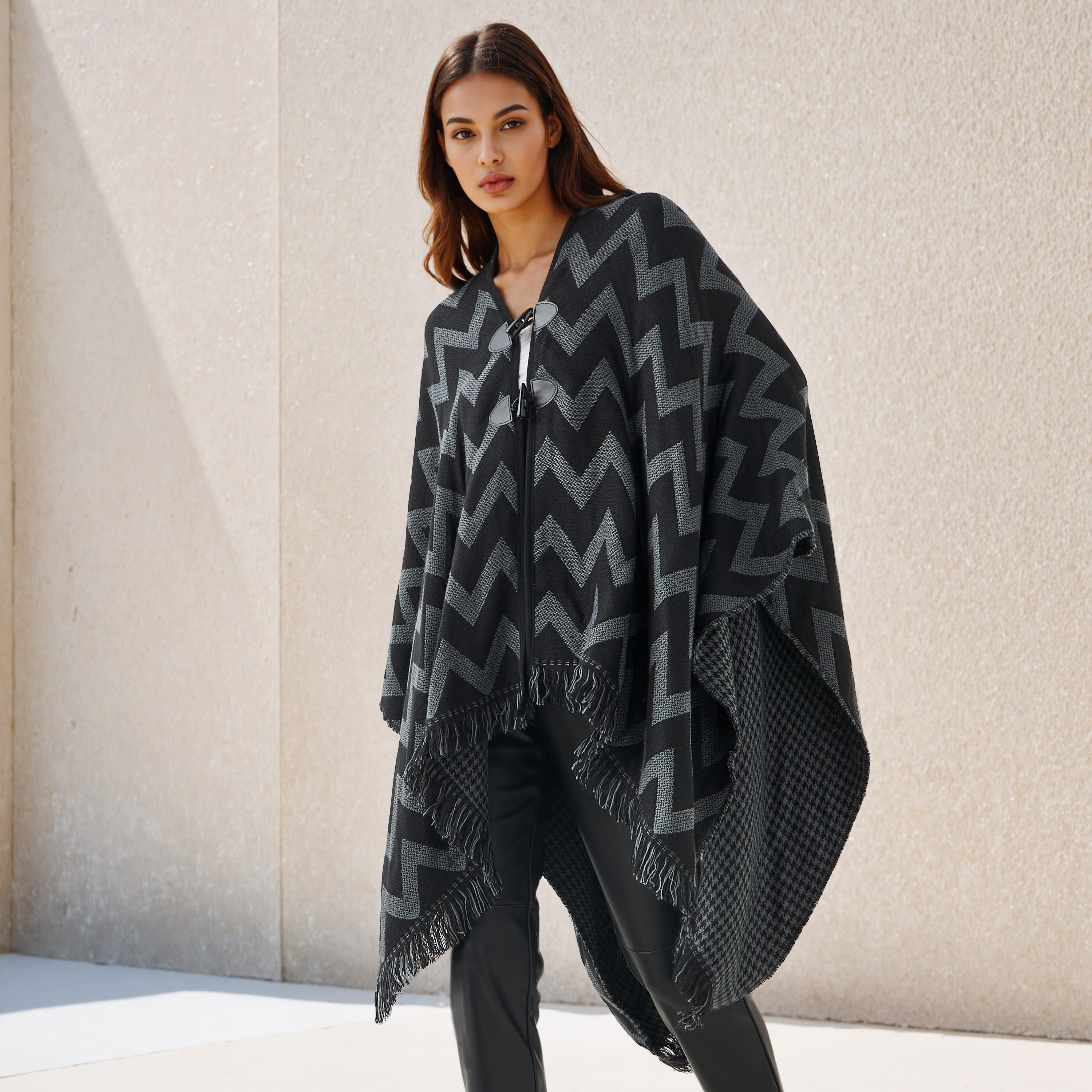 بونشو أكريليك طويل غير متماثل قابل للارتداء على الوجهين من تو إكستريمز-women-winterwear-coatsandjackets-jackets-image-1