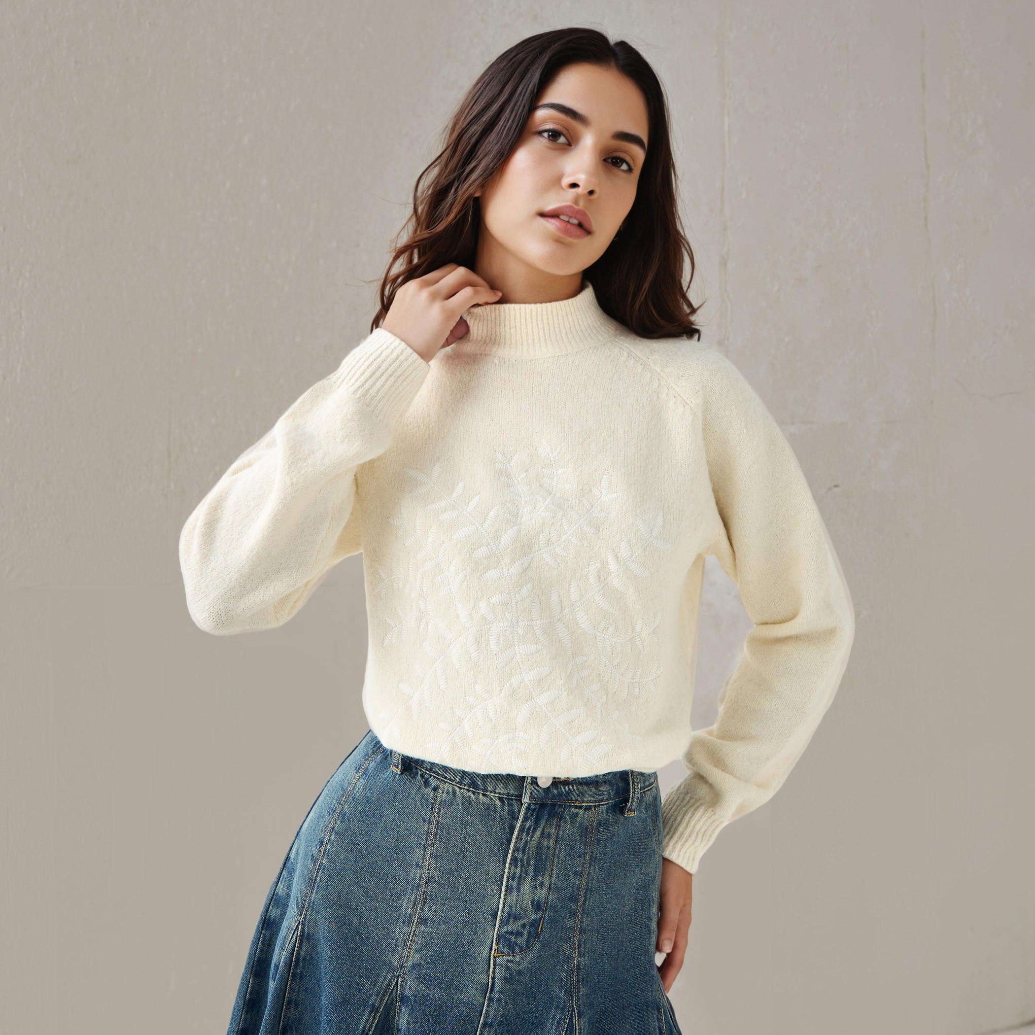 كنزة بياقة ضيقة وتطريز من تو إكستريمز-women-clothing-cardigansandjumpers-jumpers-image-1