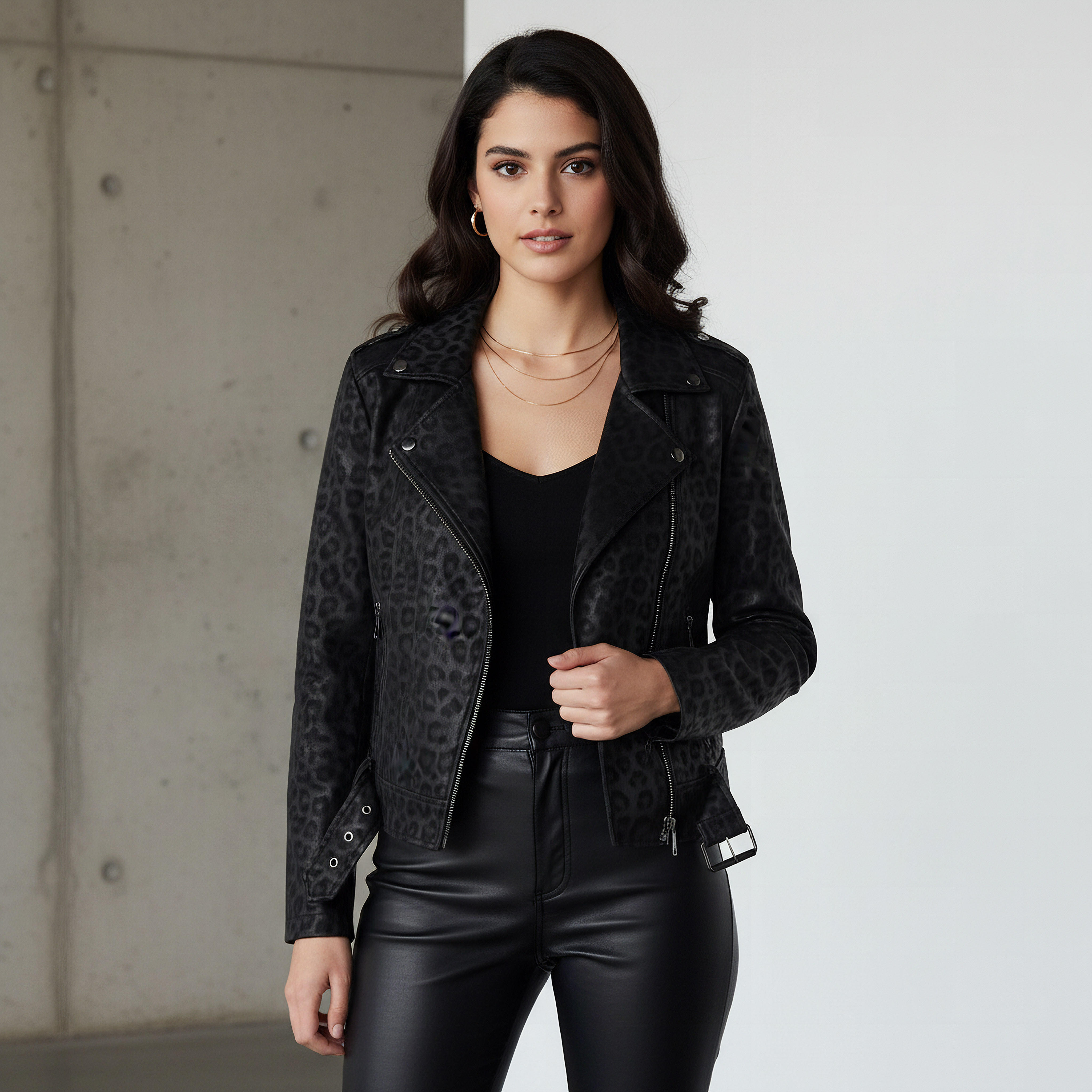 جاكيت بايكر بطبعات حيوانات من تو إكستريمز-women-winterwear-coatsandjackets-jackets-image-1