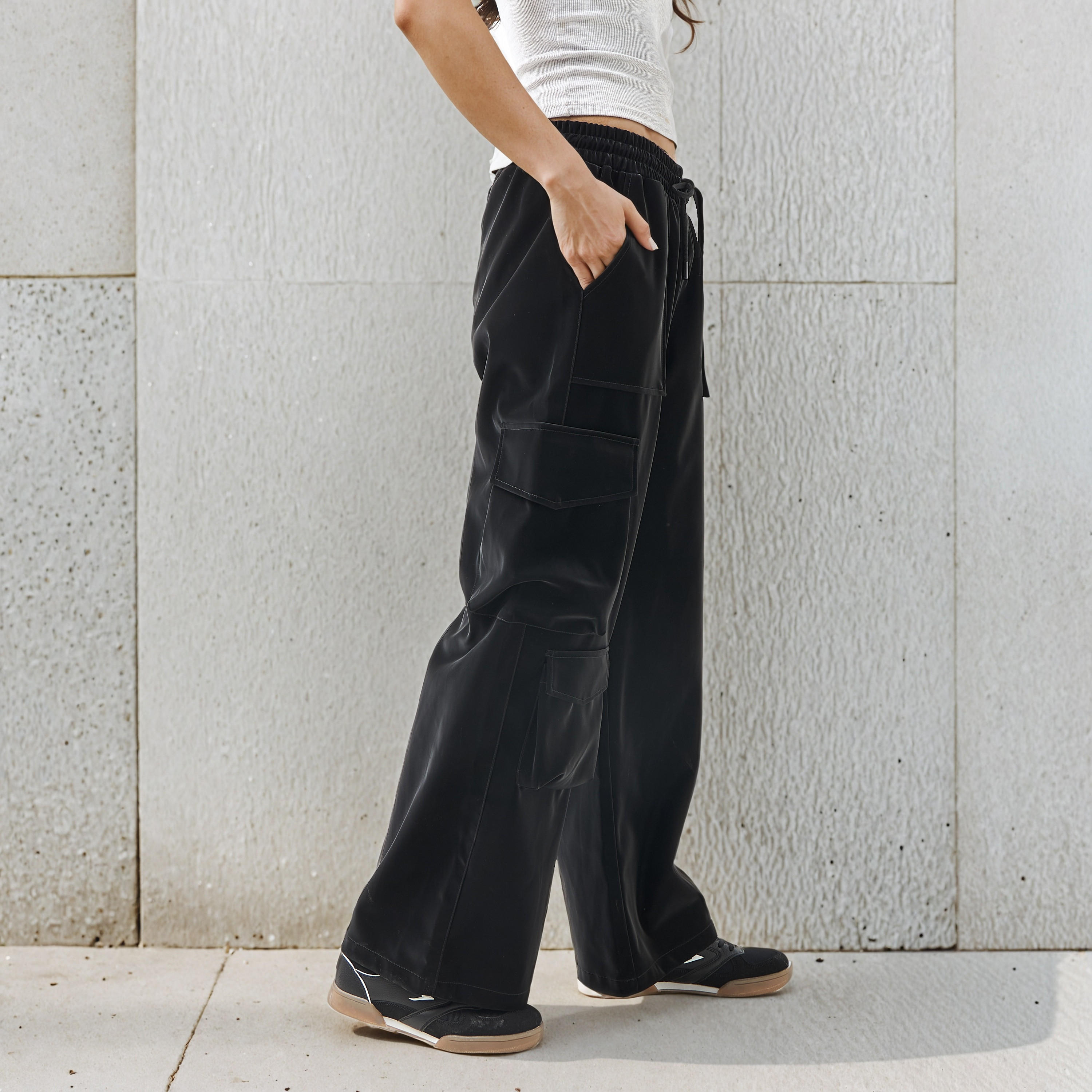 بنطلون كارجو قطن بخصر متوسط الارتفاع من تو إكستريمز-women-clothing-bottoms-trousers-image-1