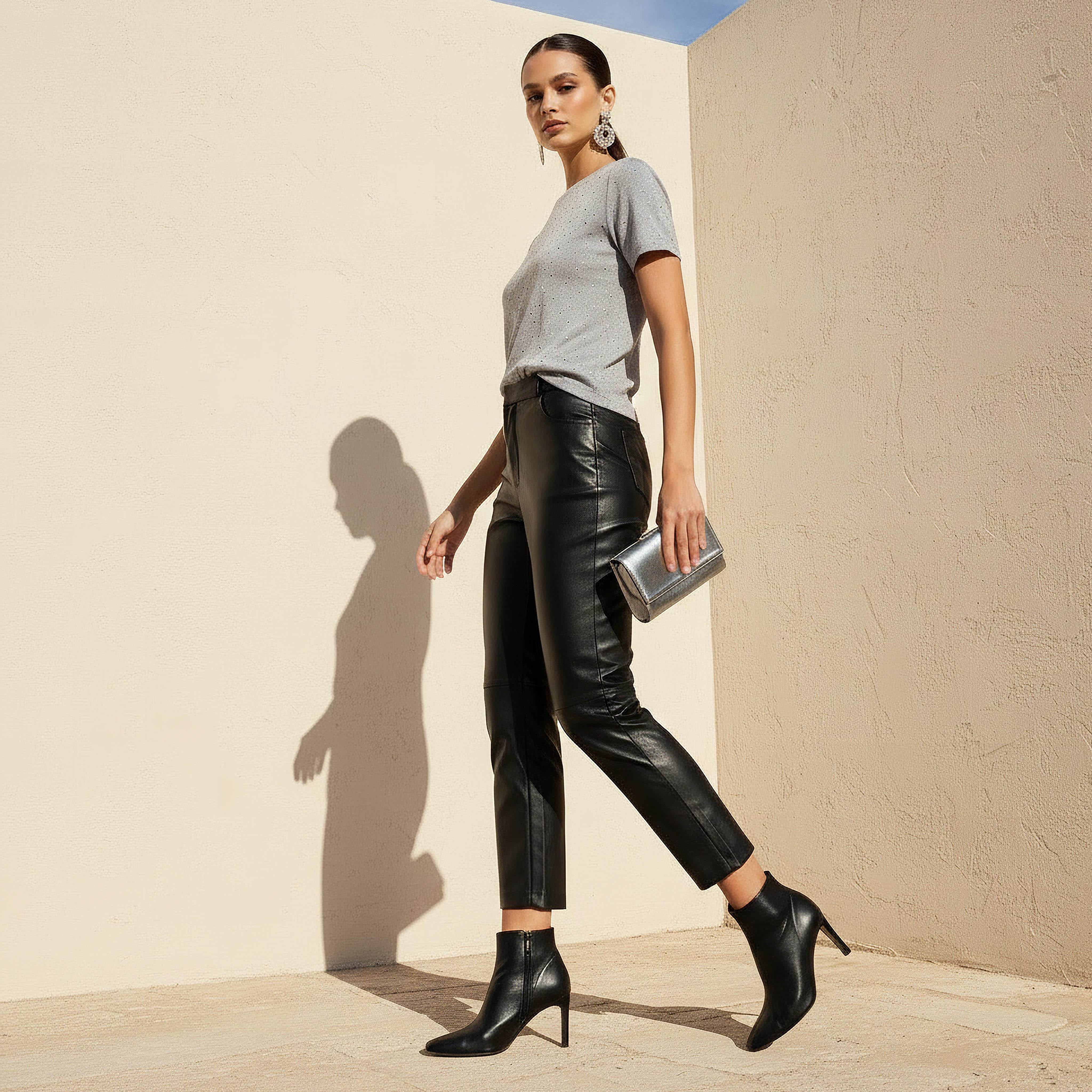 تيشيرت بقصة عادية وزينة من تو إكستريمز-women-clothing-tshirts-image-2