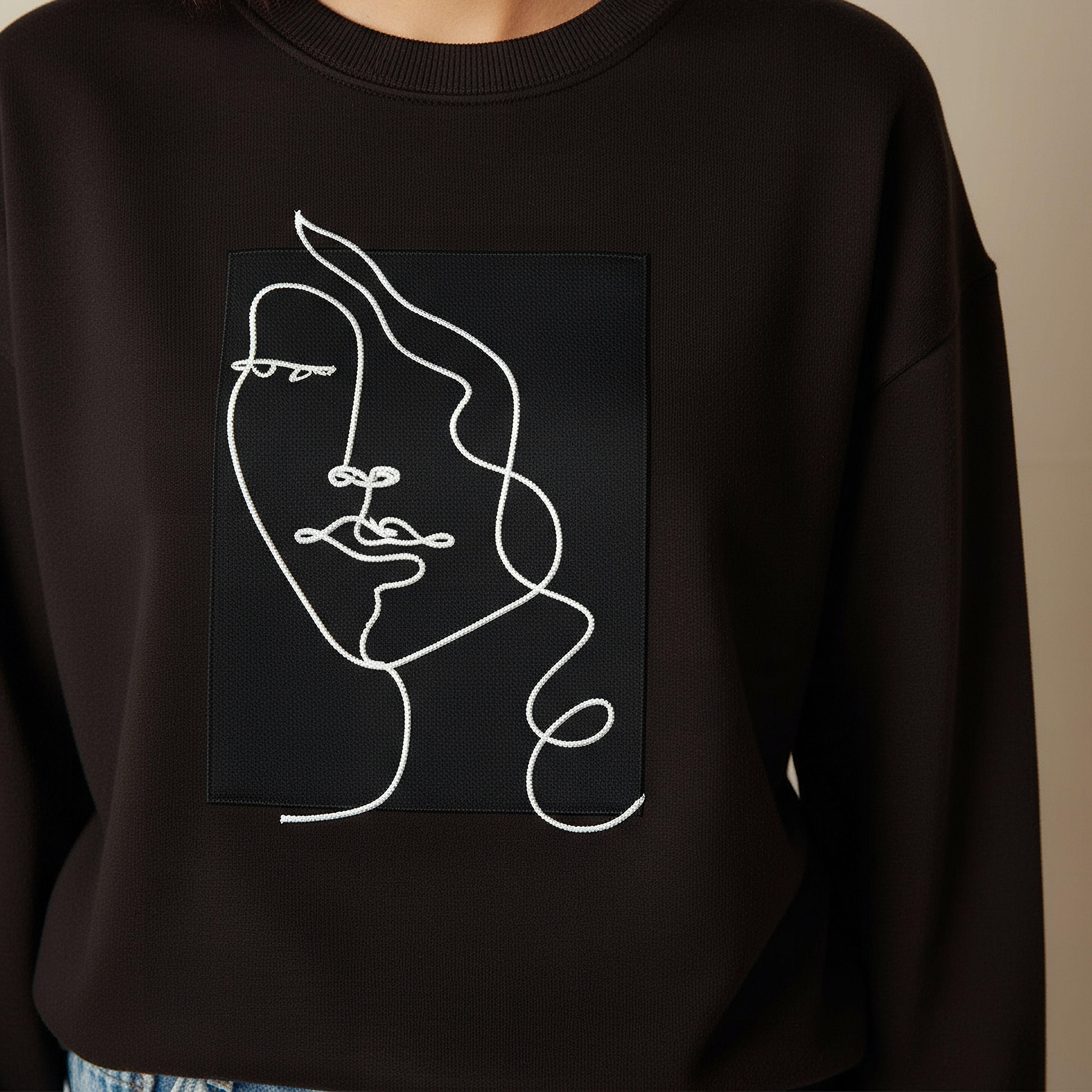 سويت شيرت مزخرف بقصّة عادية من تو إكستريمز-women-winterwear-hoodiesandsweatshirts-sweatshirts-image-1