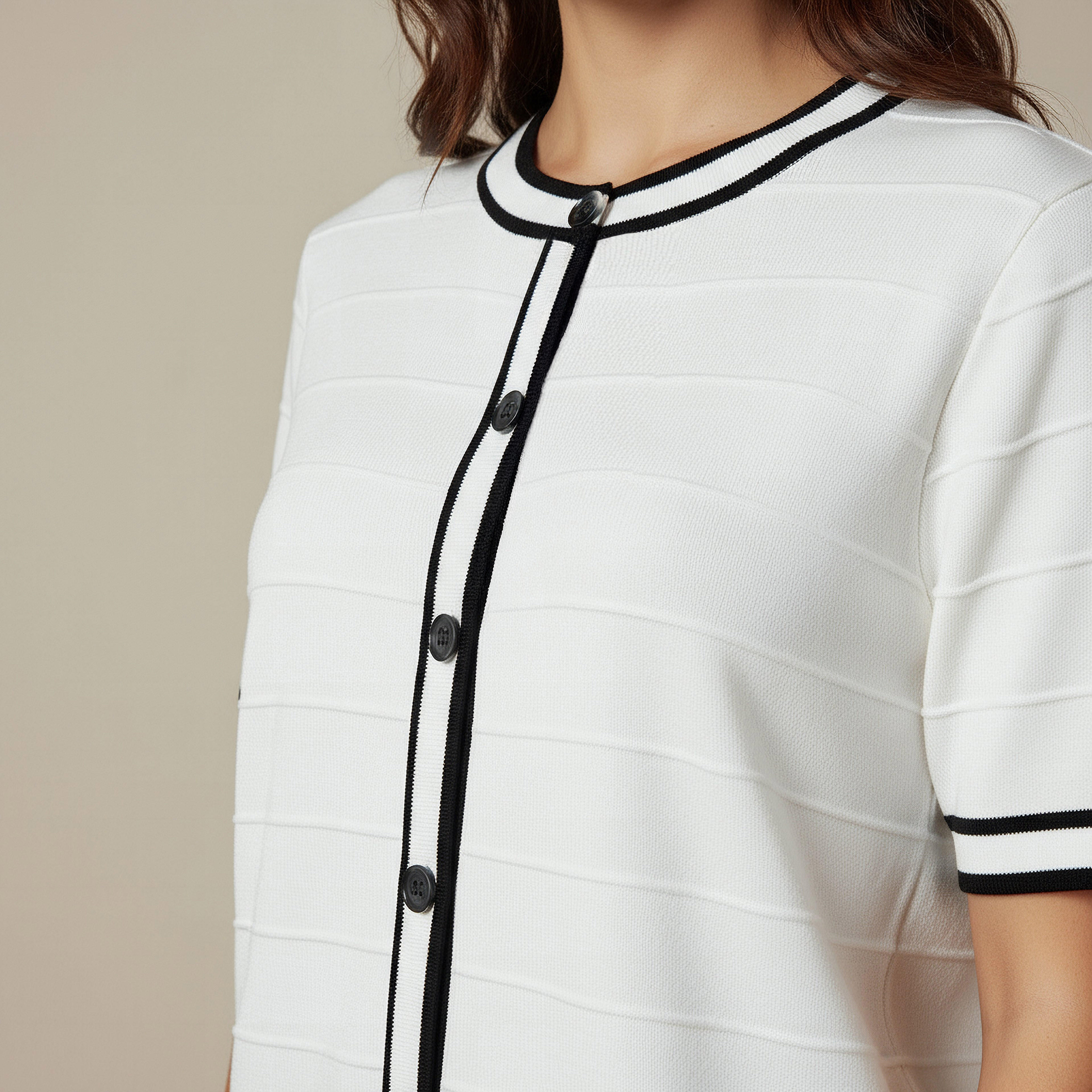 بلوزة بقصّة عادية ودرزات متباينة من تو إكستريمز-women-clothing-coordsets-image-4