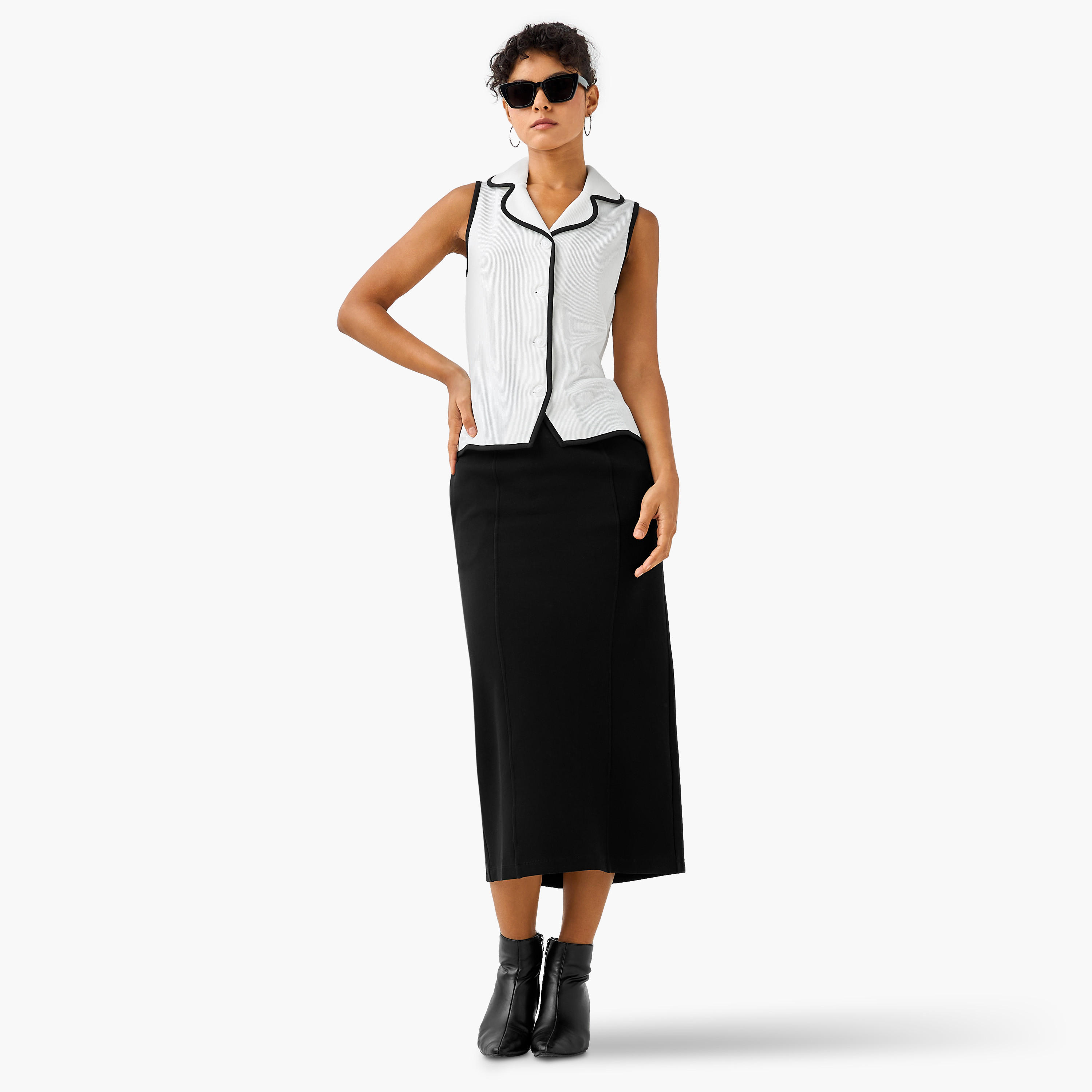 تيشيرت بقصة عادية وتفاصيل بارزة من تو إكستريمز-women-clothing-tshirts-image-2