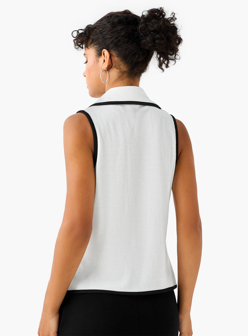 تيشيرت بقصة عادية وتفاصيل بارزة من تو إكستريمز-women-clothing-tshirts-image-3
