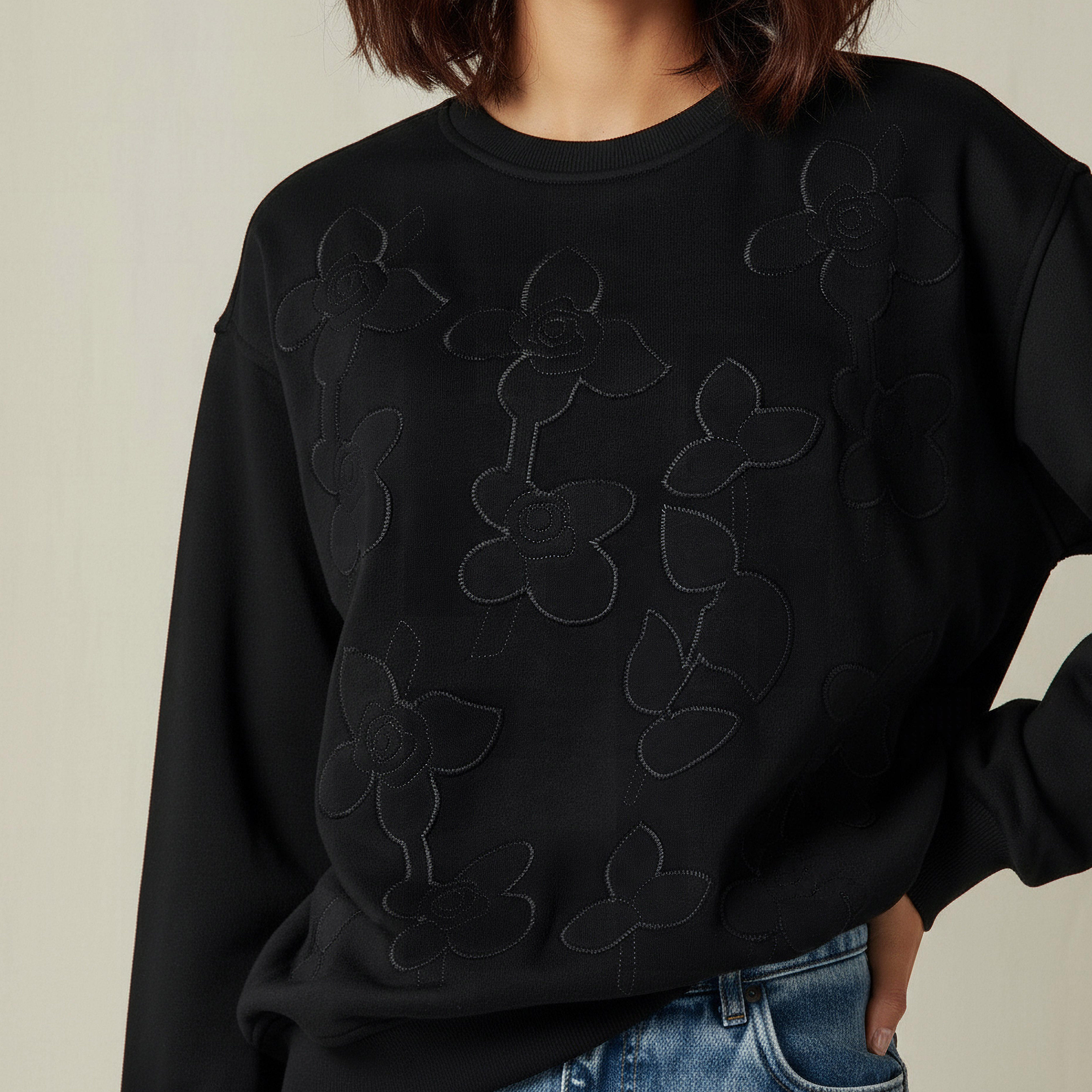سويت شيرت بقصة عادية وتطريز من تو إكستريمز-women-winterwear-hoodiesandsweatshirts-sweatshirts-image-4