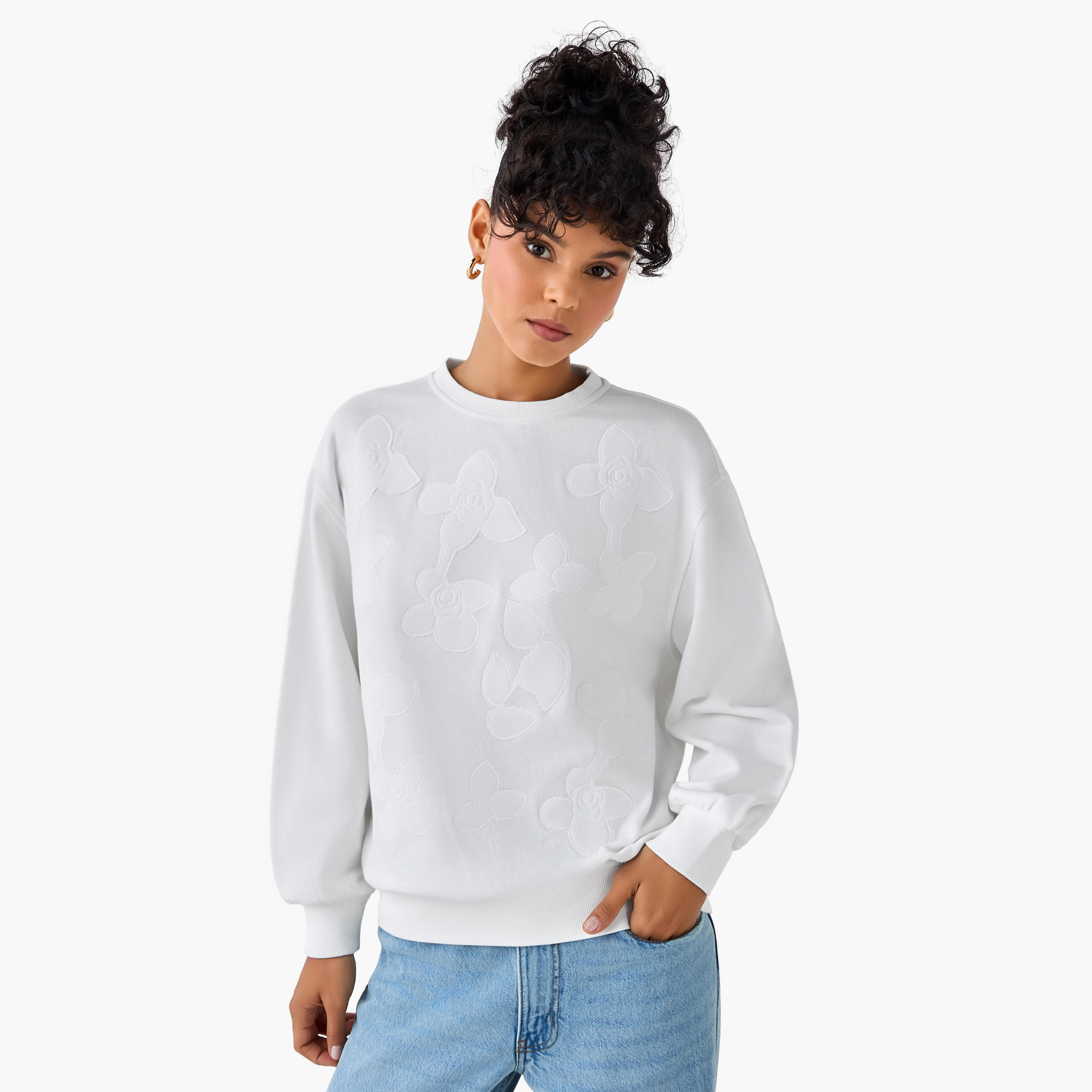 سويت شيرت بقصة عادية وتطريز من تو إكستريمز-women-winterwear-hoodiesandsweatshirts-sweatshirts-image-1