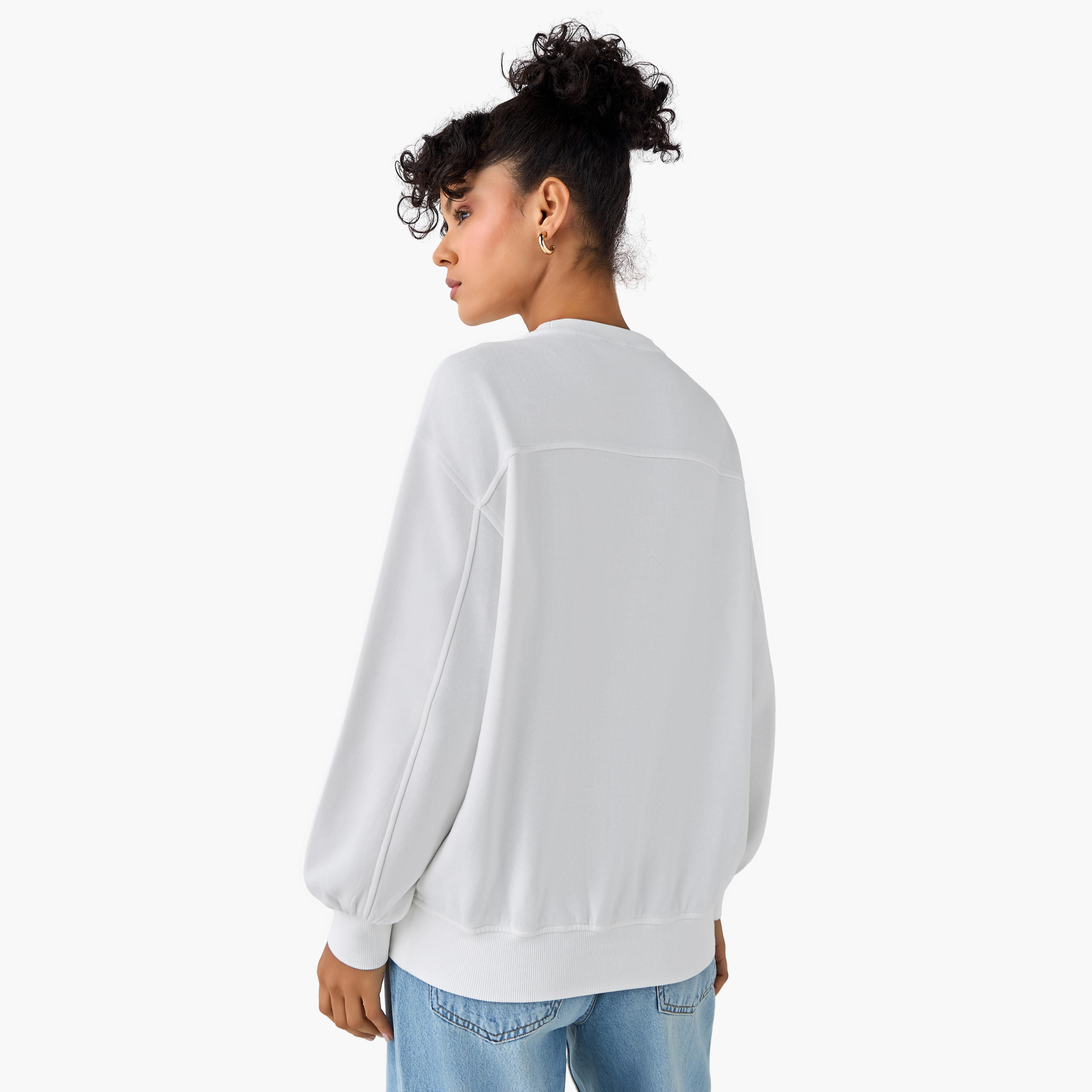 سويت شيرت بقصة عادية وتطريز من تو إكستريمز-women-winterwear-hoodiesandsweatshirts-sweatshirts-image-4