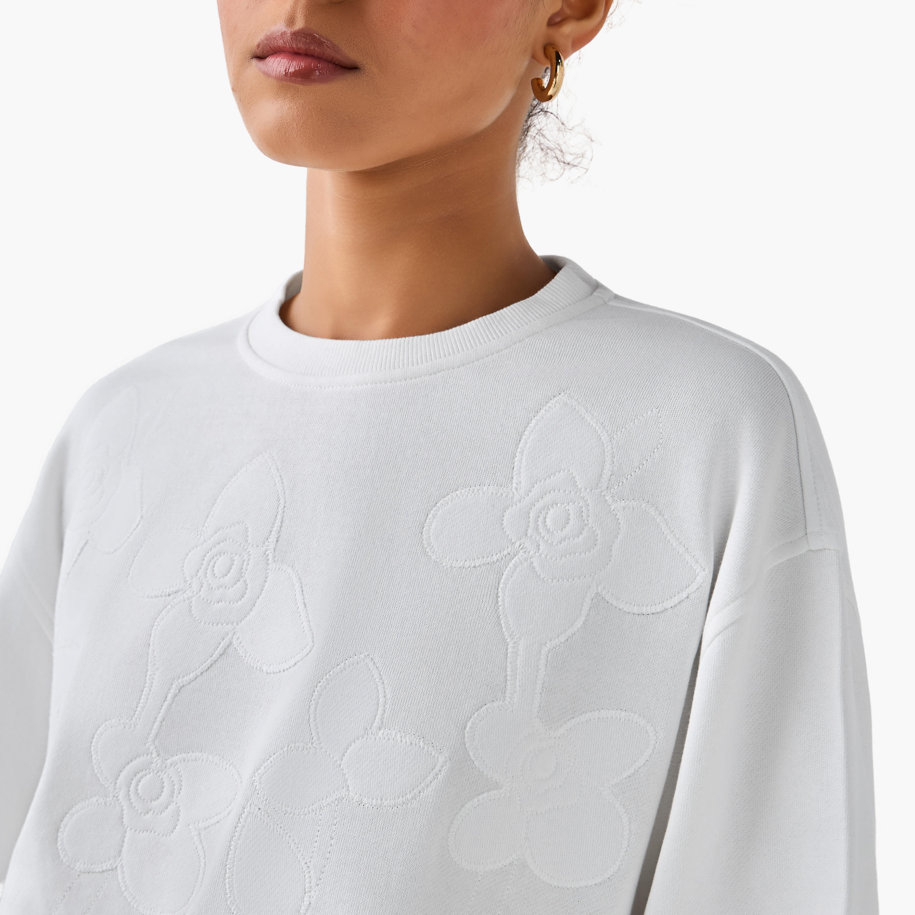 سويت شيرت بقصة عادية وتطريز من تو إكستريمز-women-winterwear-hoodiesandsweatshirts-sweatshirts-image-5