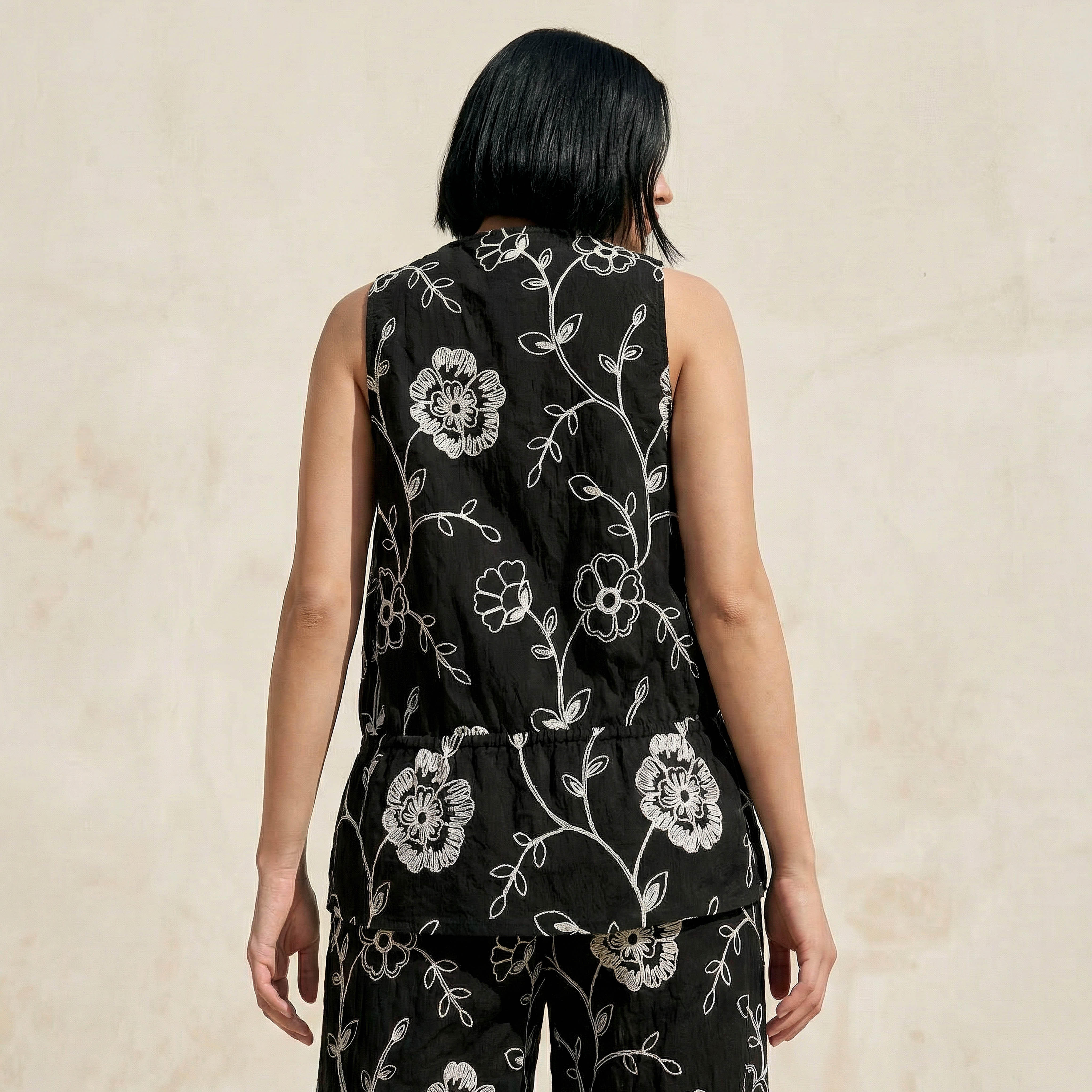 بلوزة مطرزة دون أكمام من تو إكستريمز-women-clothing-coordsets-image-1