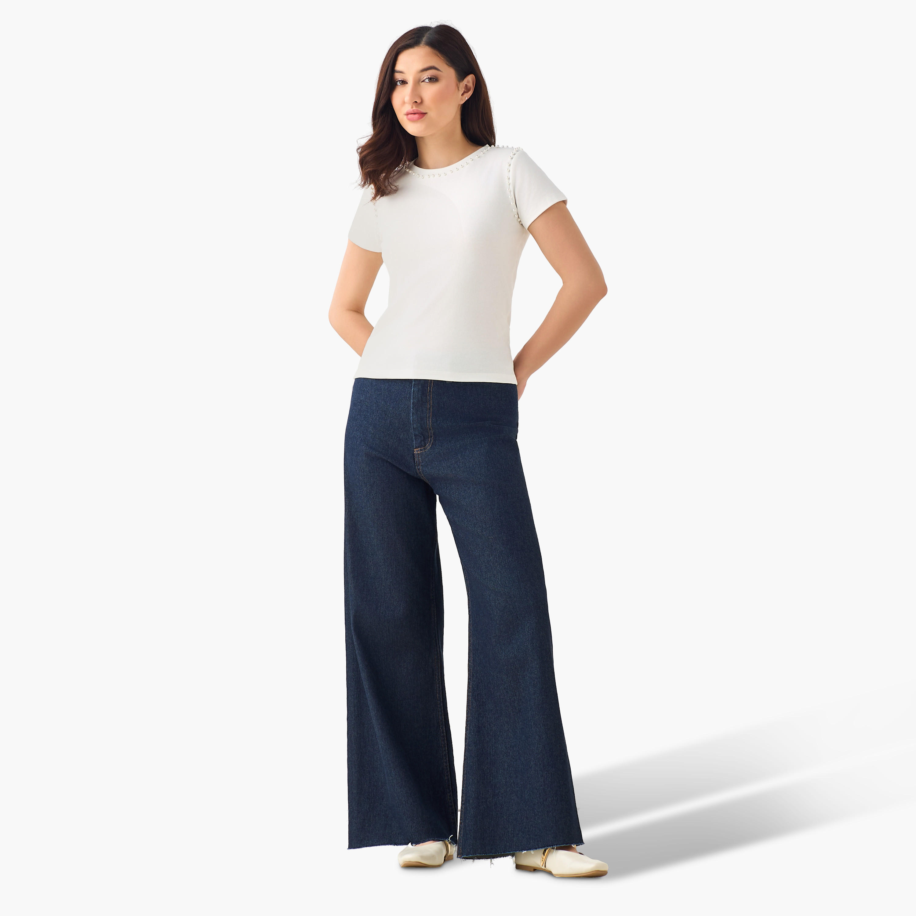 تيشيرت بتزيينات لؤلؤ من تو إكستريمز-women-clothing-tshirts-image-5