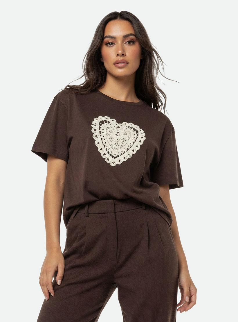 تيشيرت قطن بقصة عادية وتفاصيل كروشيه من تو إكستريمز-women-clothing-tshirts-image-5