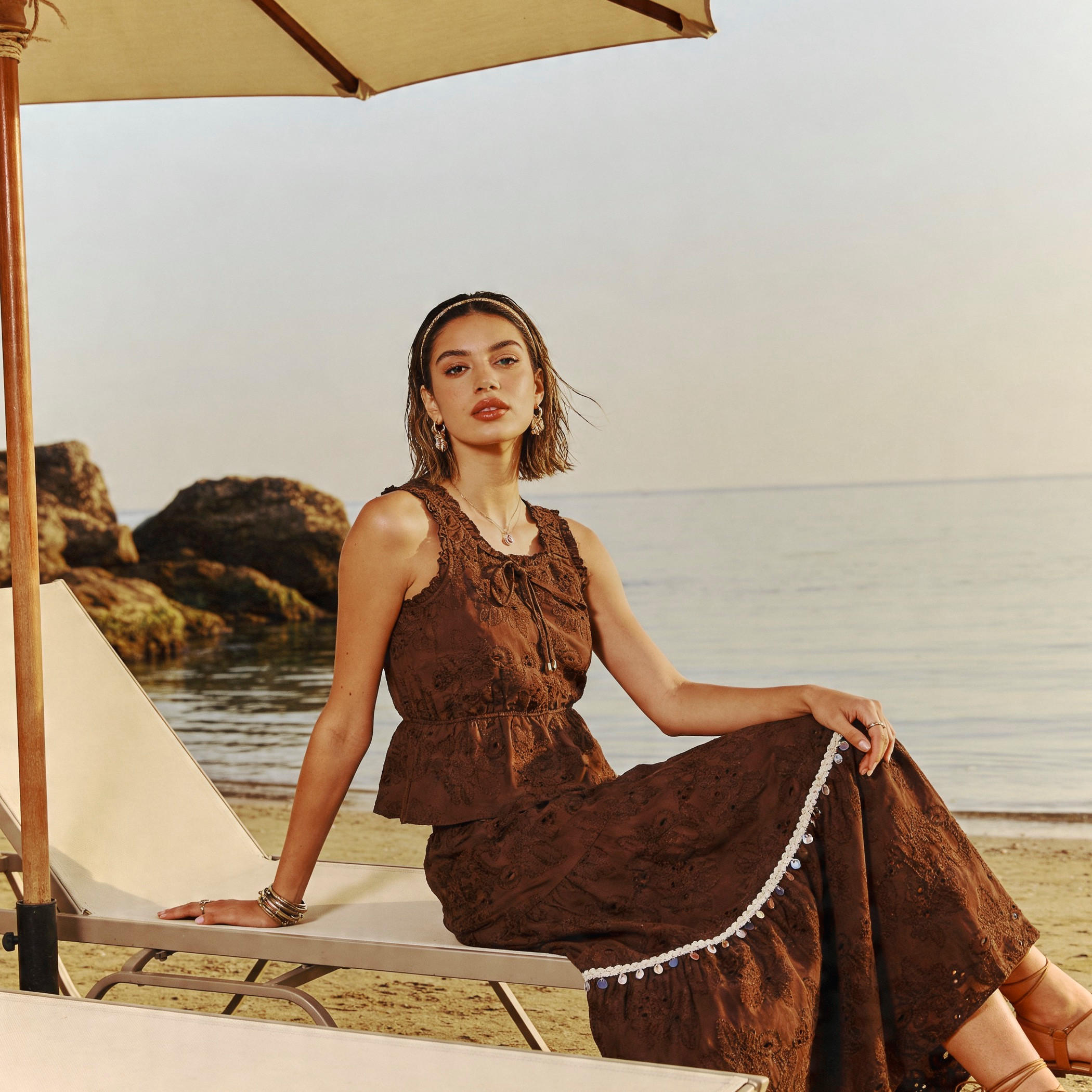 بلوزة قطن مطرزة بدون أكمام-women-clothing-coordsets-image-1