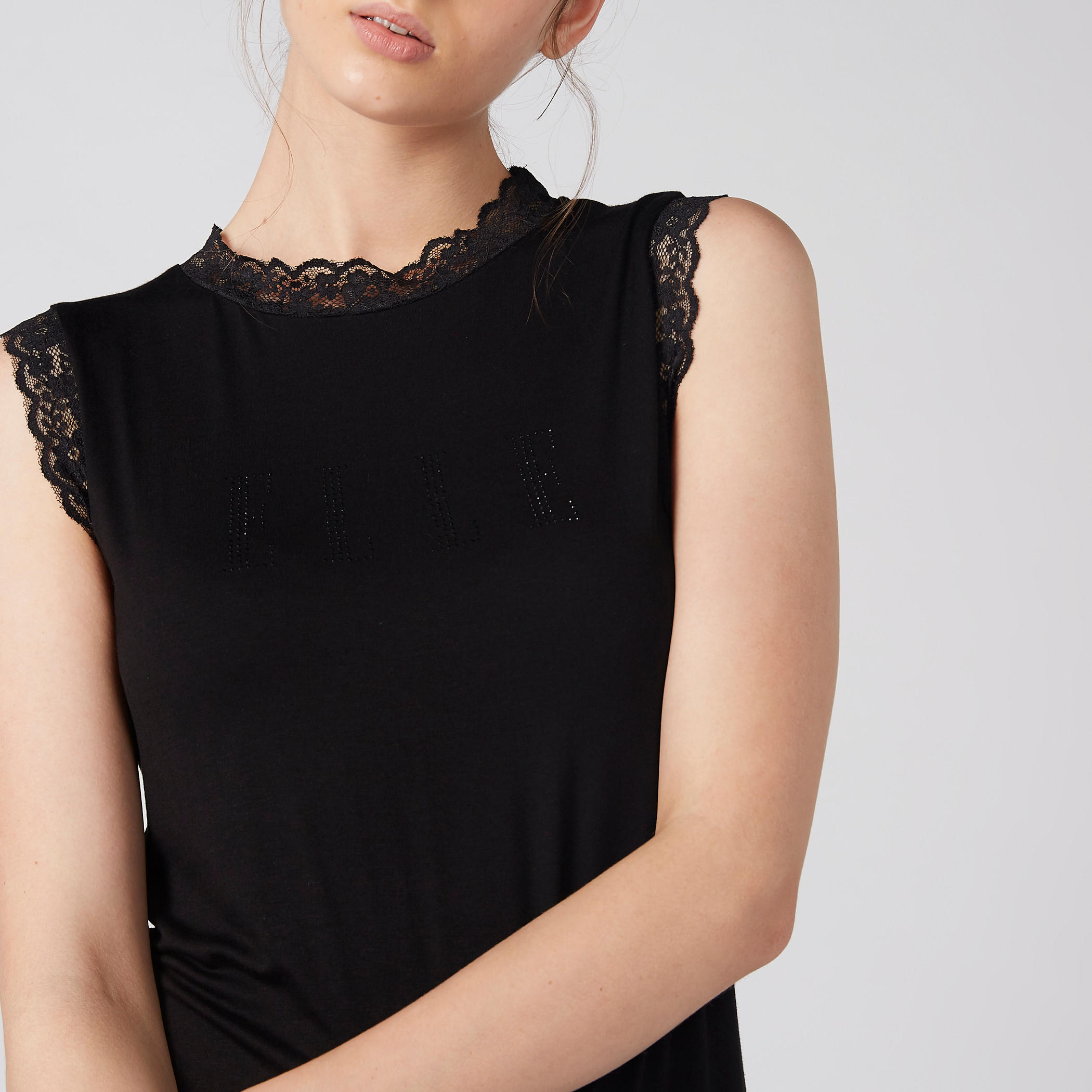 بلوزة مزيّنة دون أكمام بياقة مستديرة وتفاصيل دانتيل من إيل-women-clothing-shirtsandblouses-blouses-image-3