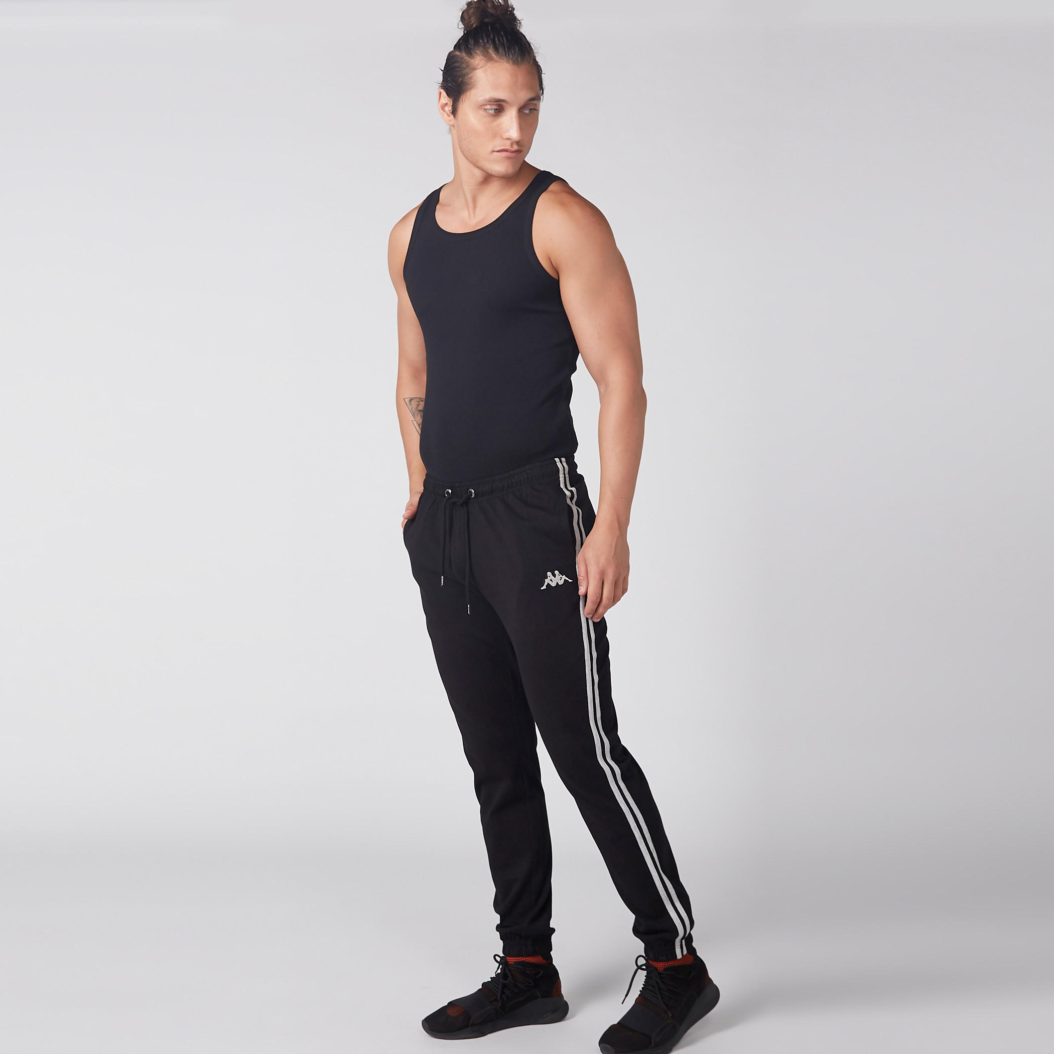 بنطال رياضي طويل بخصر مطاطي من كابا-men-clothing-sportswearandactivewear-bottoms-image-3