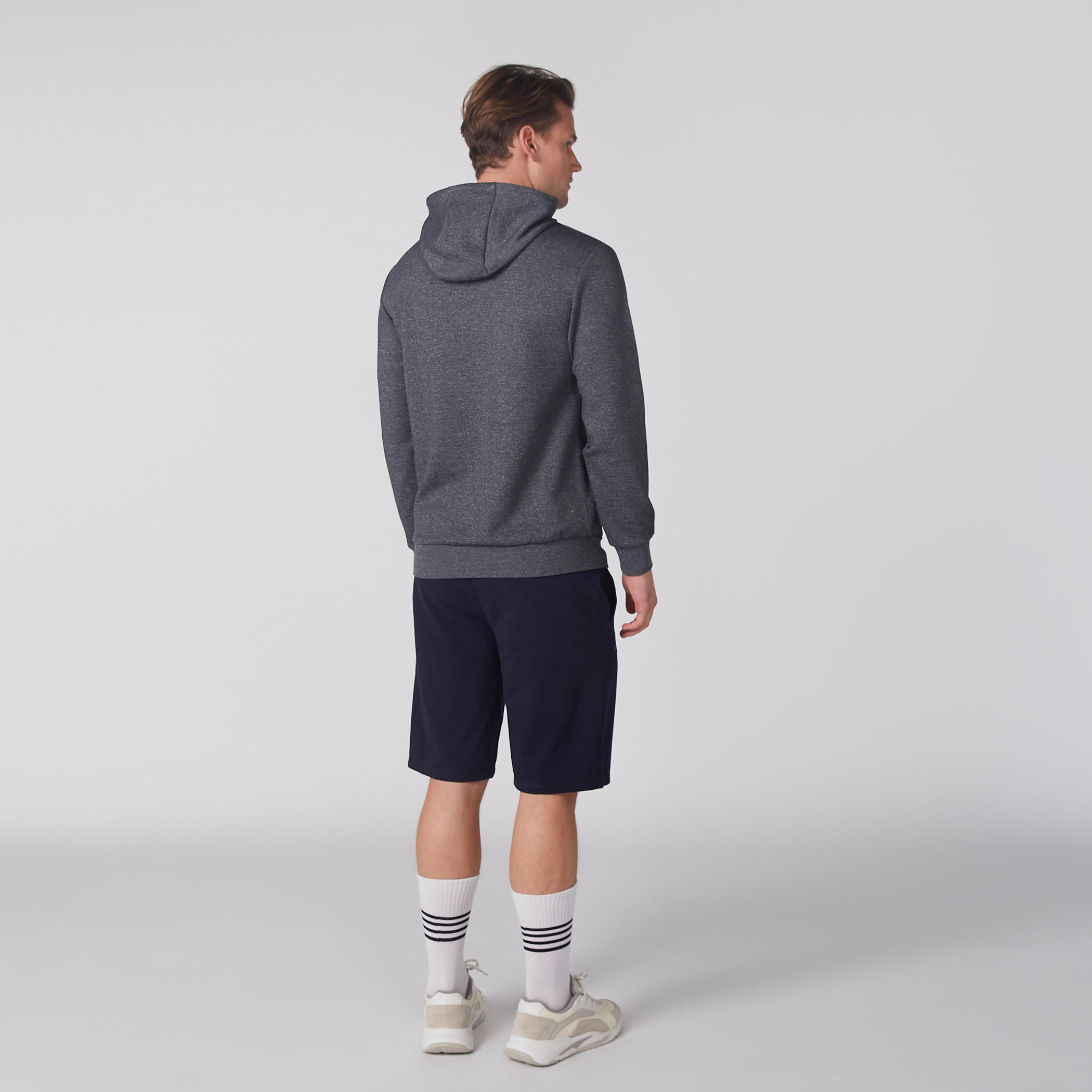 شورت بخصر مطّاطي ورباط وجيوب من كابا-men-clothing-bottoms-shorts-image-4