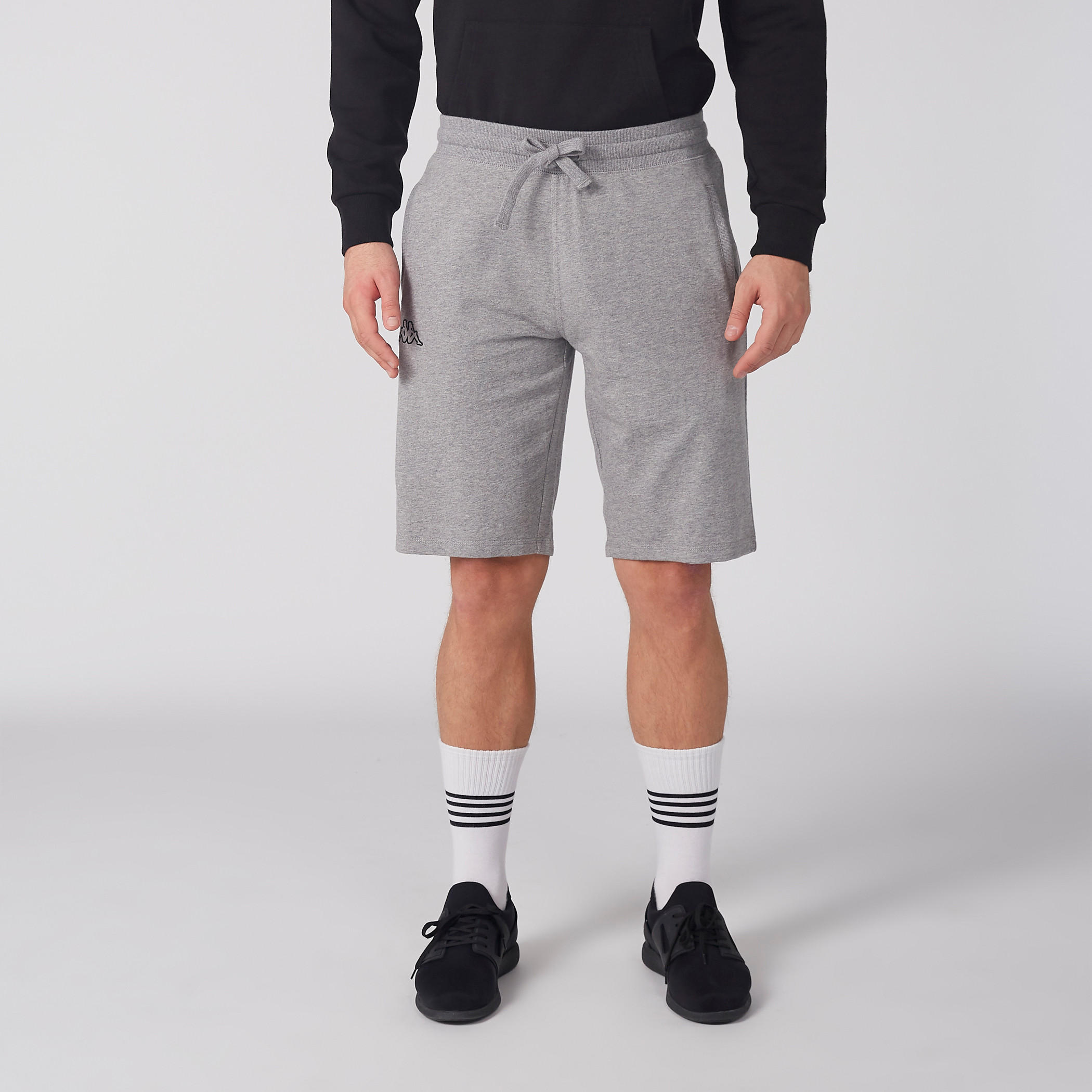 شورت بخصر مطّاطي ورباط وجيوب من كابا-men-clothing-sportswearandactivewear-bottoms-image-3