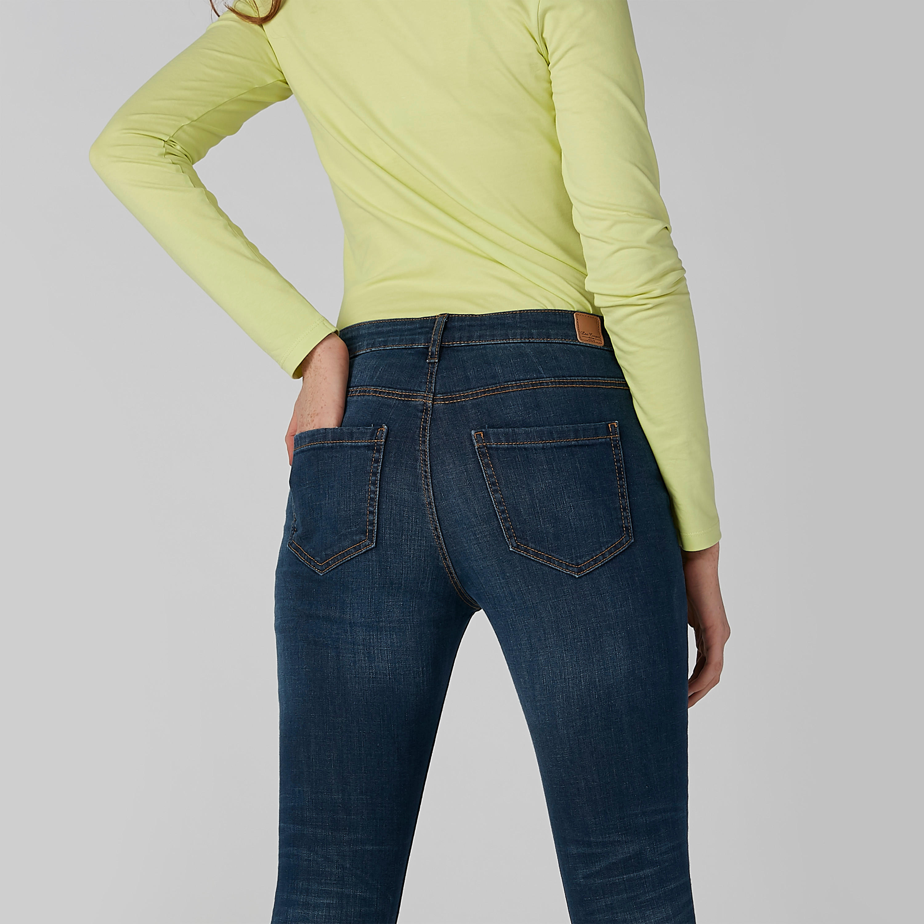 بنطال جينز سادة بجيوب وحلقات للحزام من لي كوبر-women-clothing-bottoms-jeans-image-5