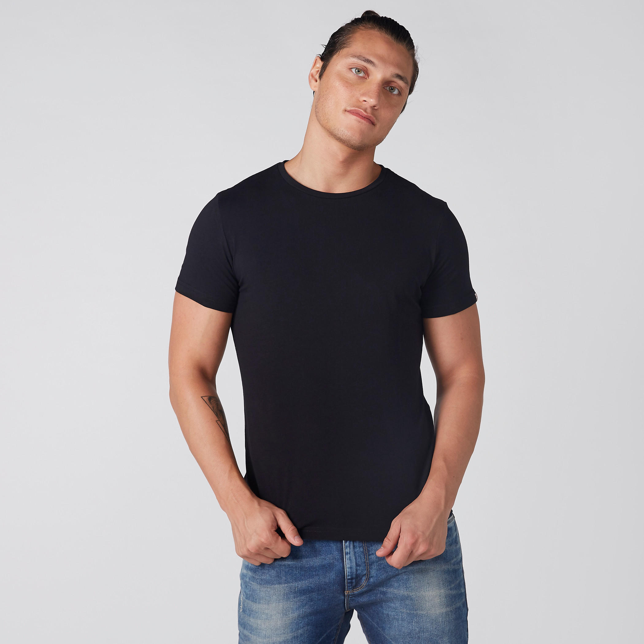 تيشيرت بياقة مستديرة وأكمام قصيرة من لي كوبر-men-clothing-tshirtsandpolos-tshirts-image-1