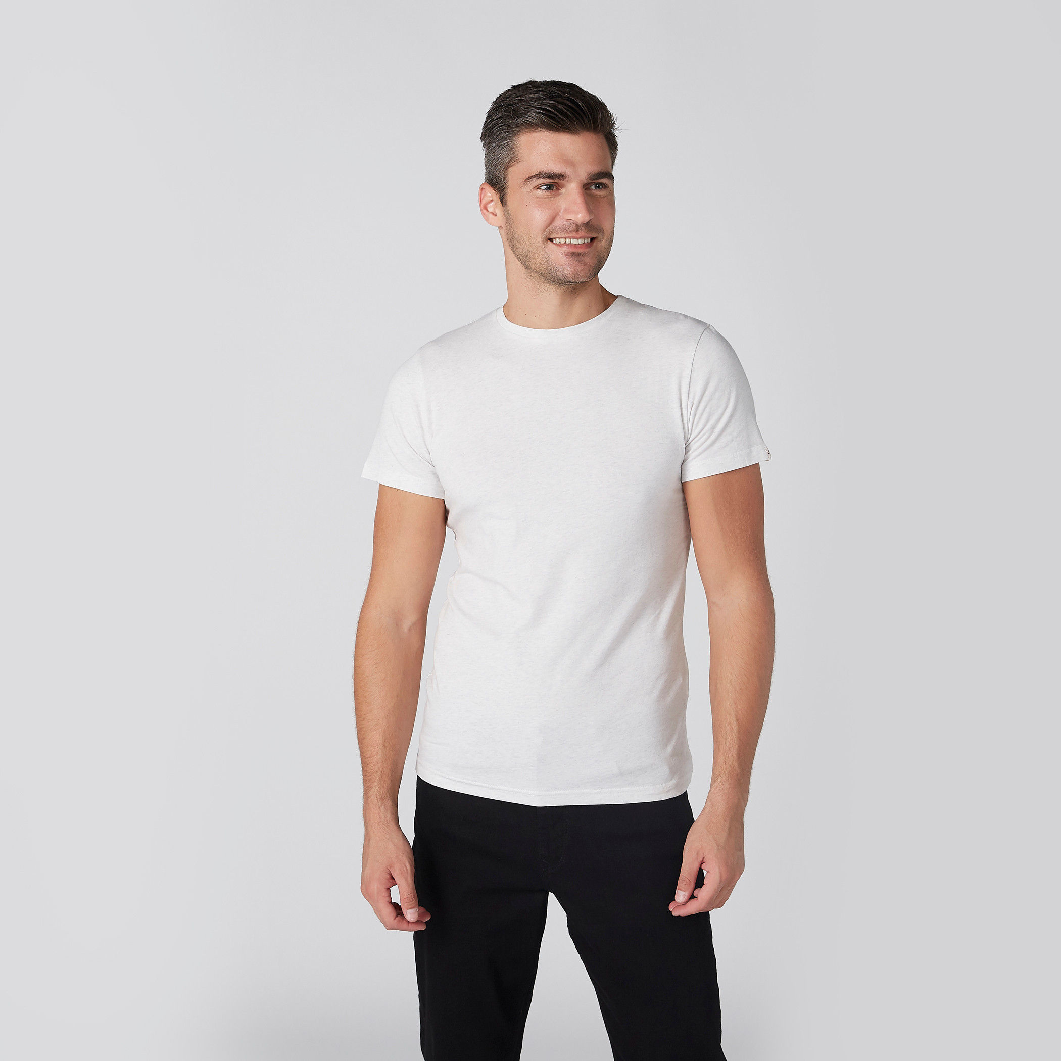 تيشيرت بقصّة سليم وياقة مستديرة وأكمام قصيرة من لي كوبر-men-clothing-tshirtsandpolos-tshirts-image-1
