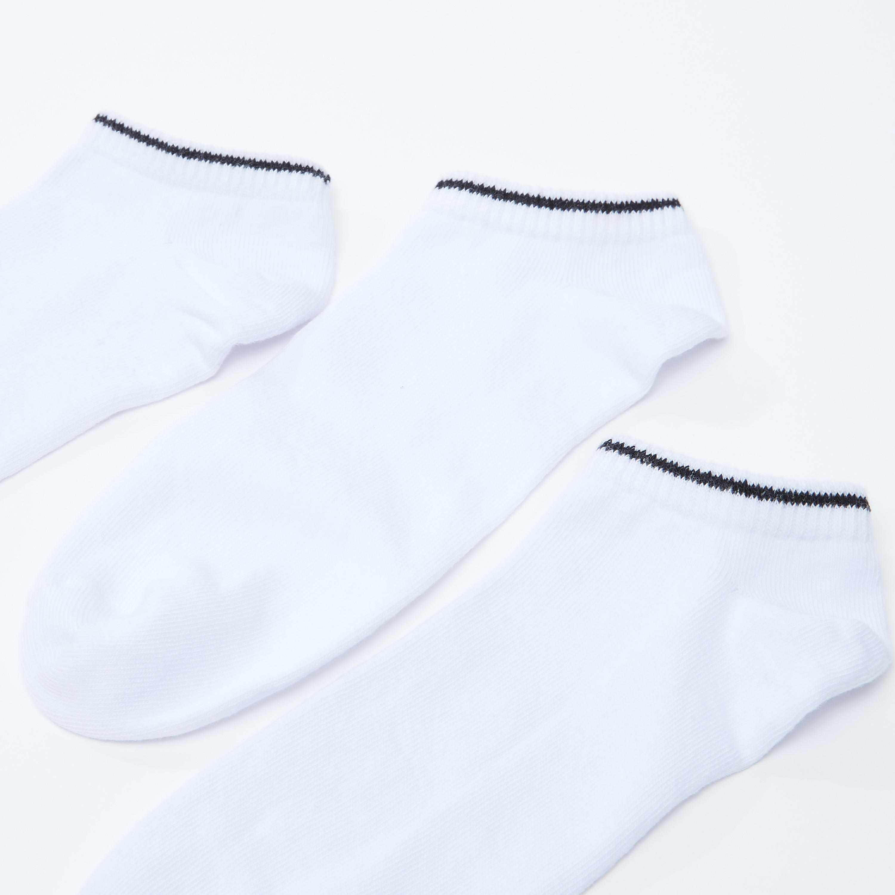 طقم جوارب 3 أزواج بطول الكاحل وأساور مضلّعة-men-socks-image-3