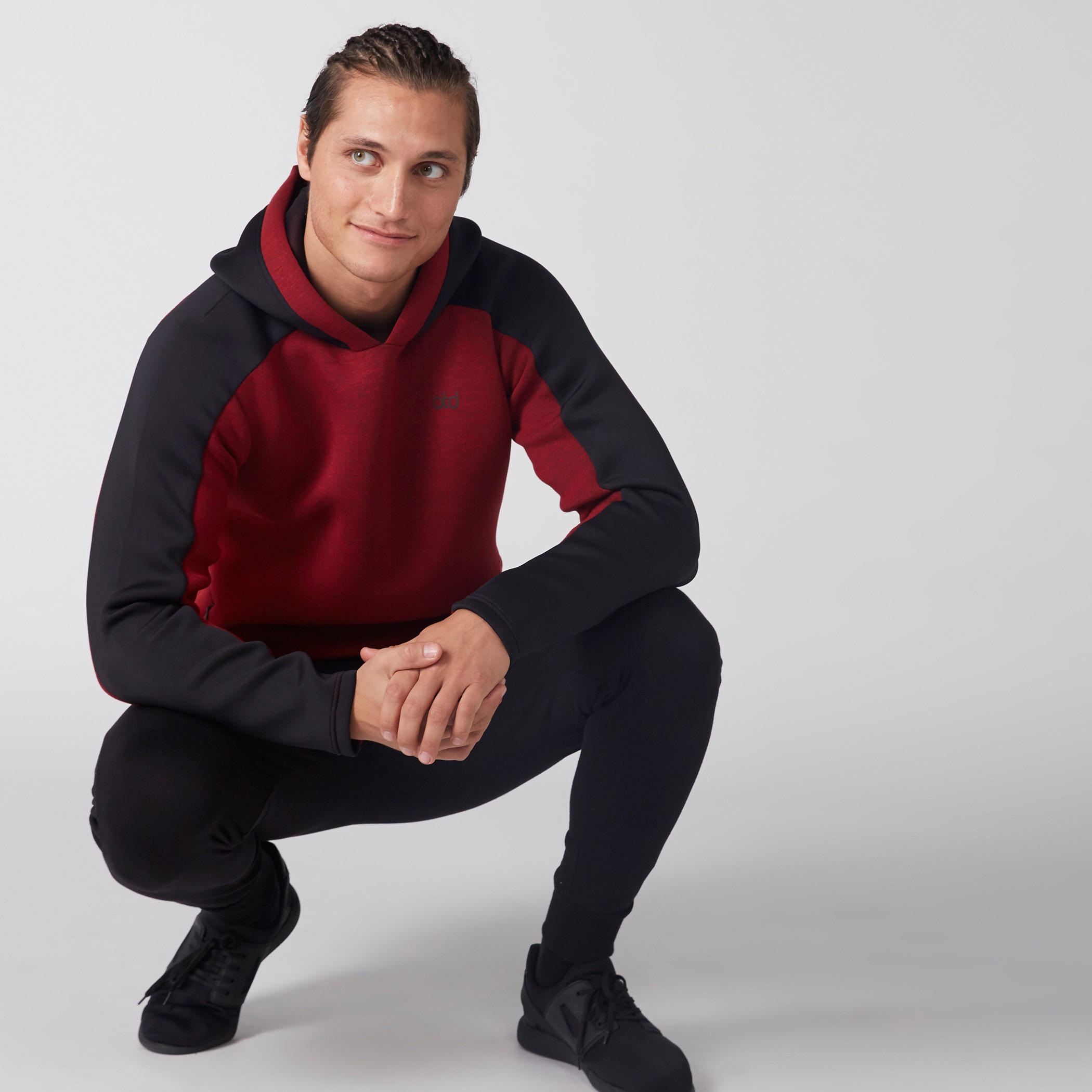 بنطال رياضي طويل بخصر مطّاطي وجيوب-men-clothing-sportswearandactivewear-bottoms-image-2