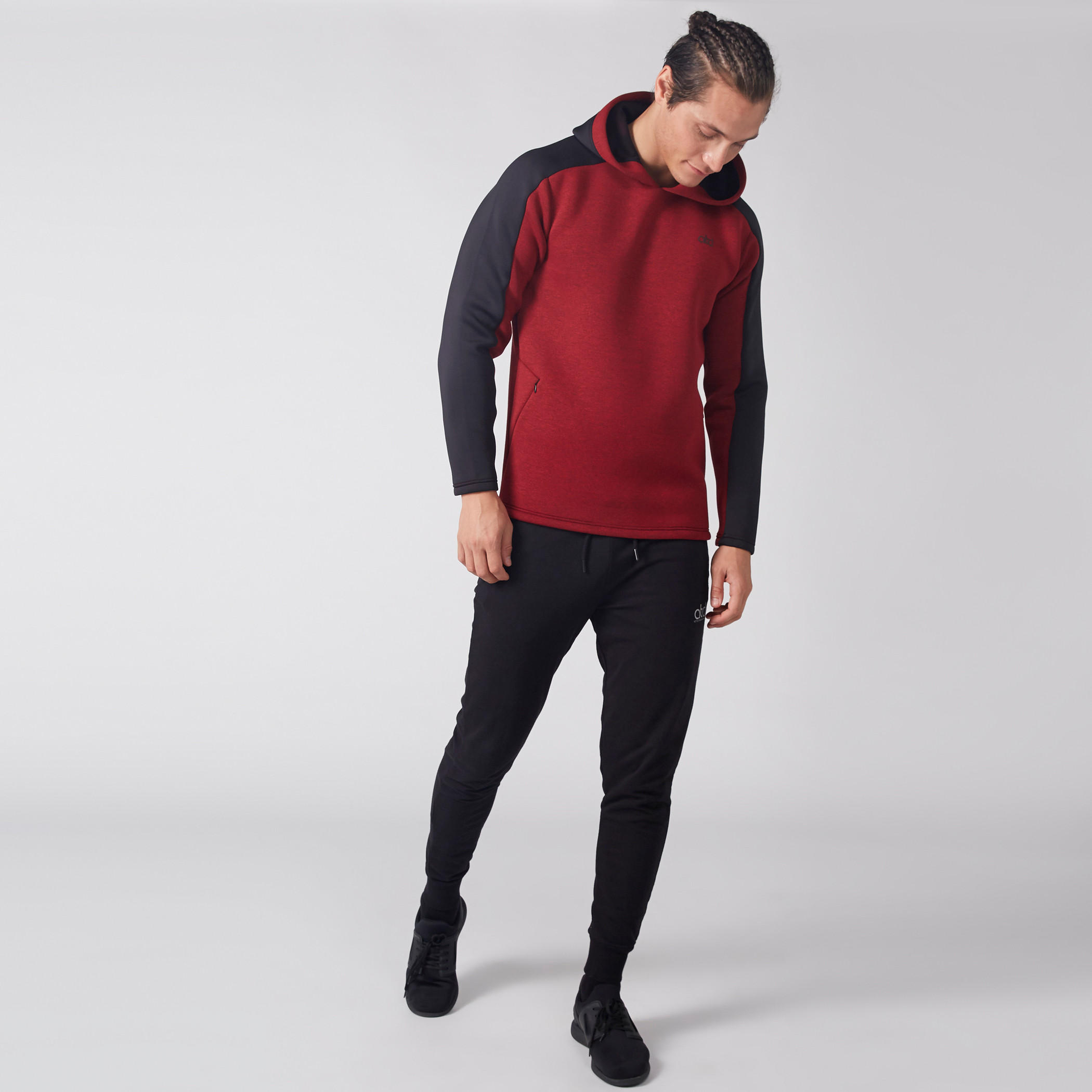 بنطال رياضي طويل بخصر مطّاطي وجيوب-men-clothing-sportswearandactivewear-bottoms-image-3