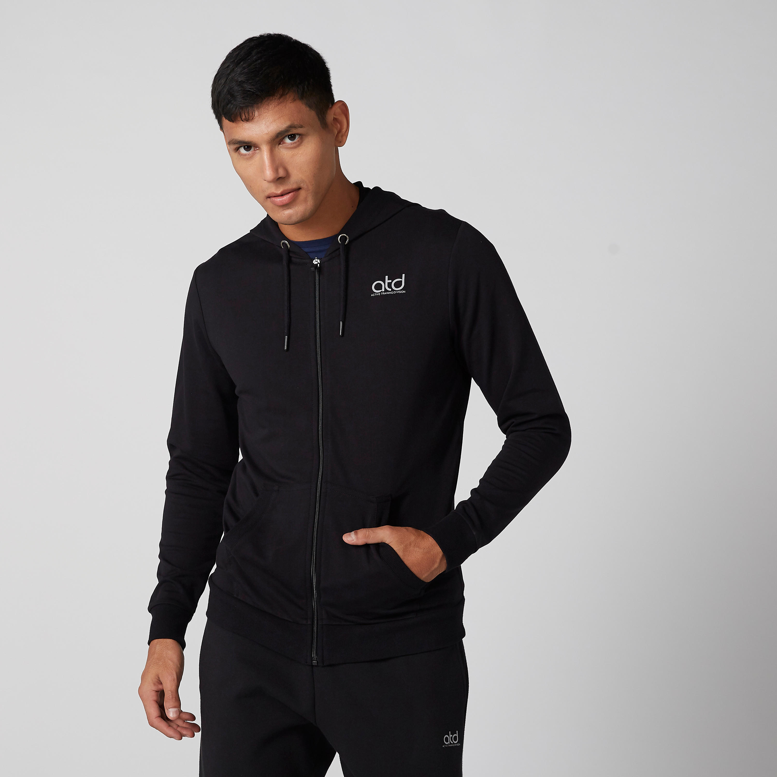 جاكيت بأكمام طويلة وسحّاب إغلاق وجيوب-men-clothing-jacketsandblazers-jackets-image-1
