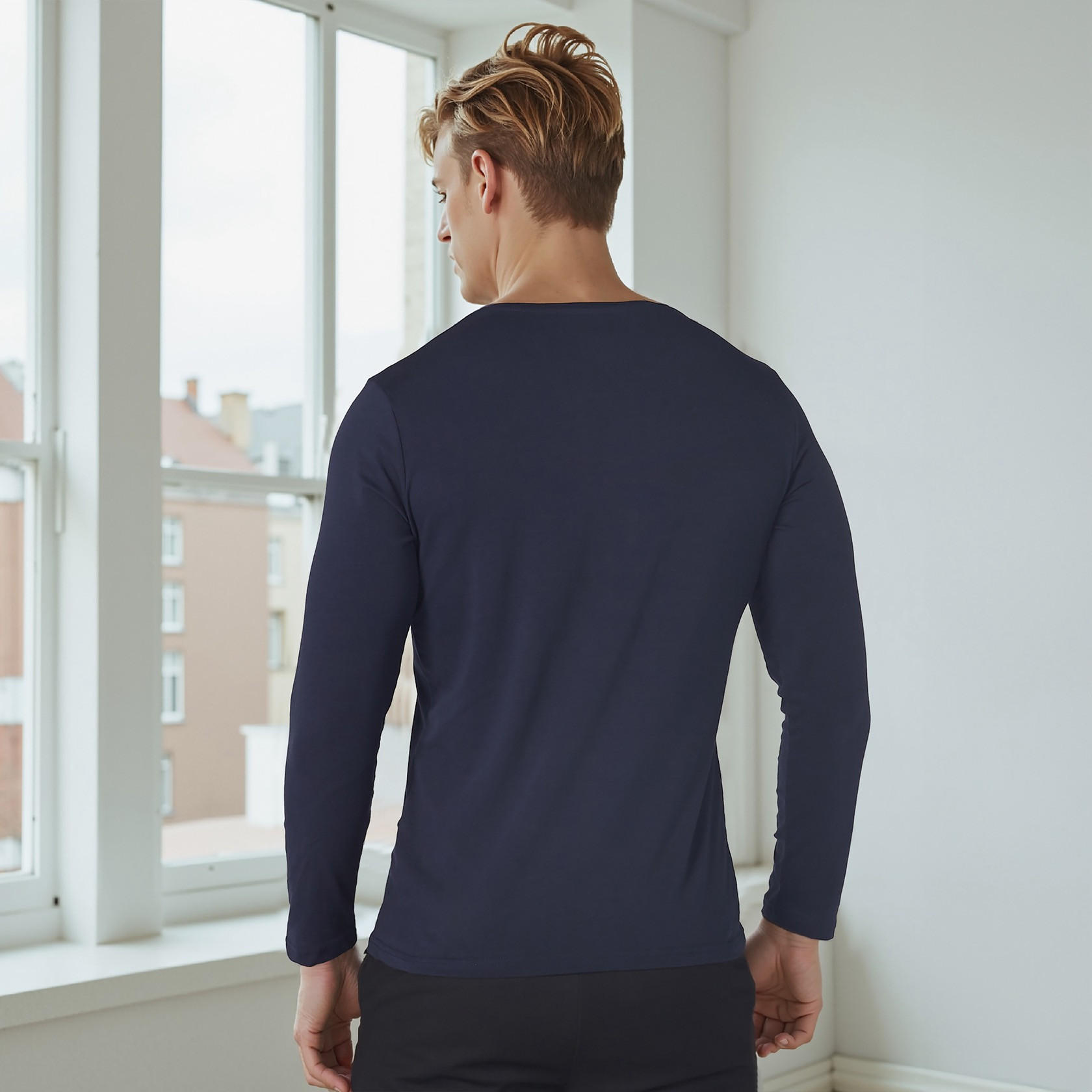 تيشيرت بياقة V وأكمام طويلة-men-clothing-tshirtsandpolos-tshirts-image-3