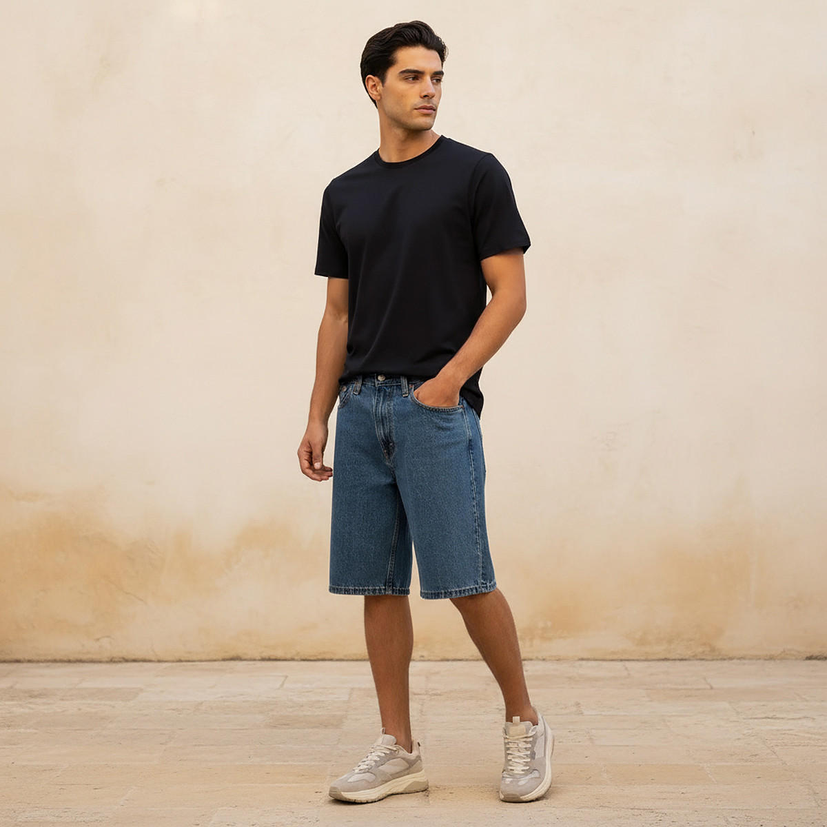 تيشيرت سادة بقصّة سليم وياقة مستديرة وأكمام طويلة-men-clothing-tshirtsandpolos-tshirts-image-2