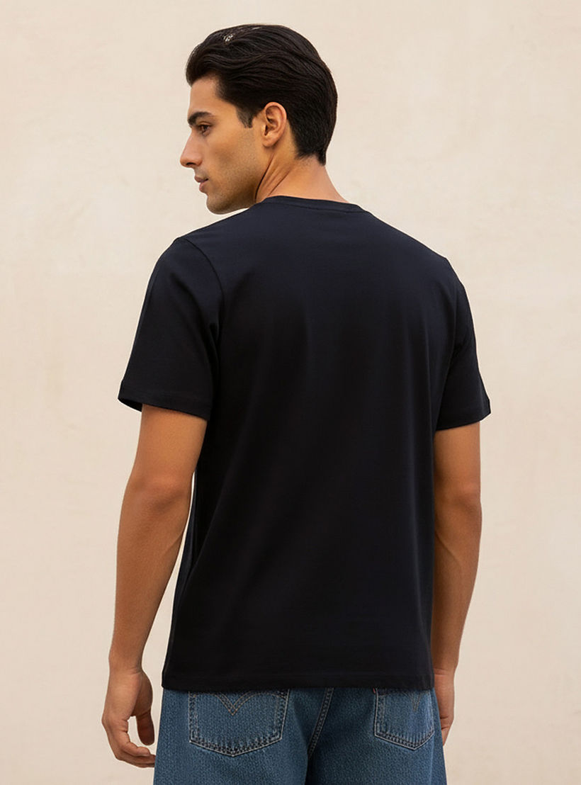 تيشيرت سادة بقصّة سليم وياقة مستديرة وأكمام طويلة-men-clothing-tshirtsandpolos-tshirts-image-1