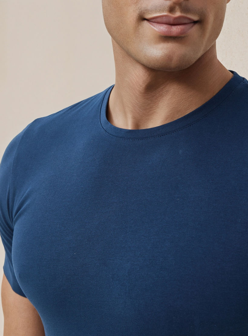 تيشيرت سادة بقصّة سليم وياقة مستديرة وأكمام طويلة-men-clothing-tshirtsandpolos-tshirts-image-4