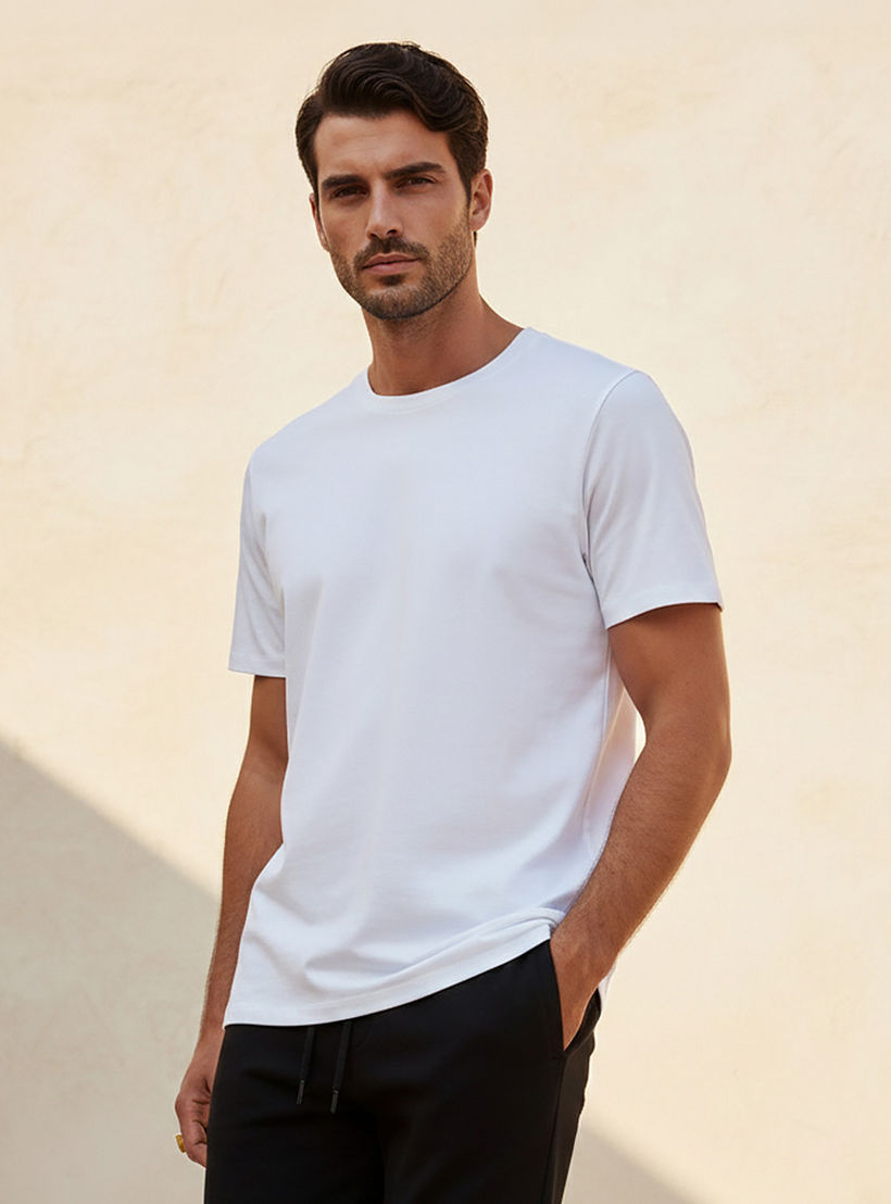 تيشيرت سادة بقصّة سليم وياقة مستديرة وأكمام طويلة-men-clothing-tshirtsandpolos-tshirts-image-1