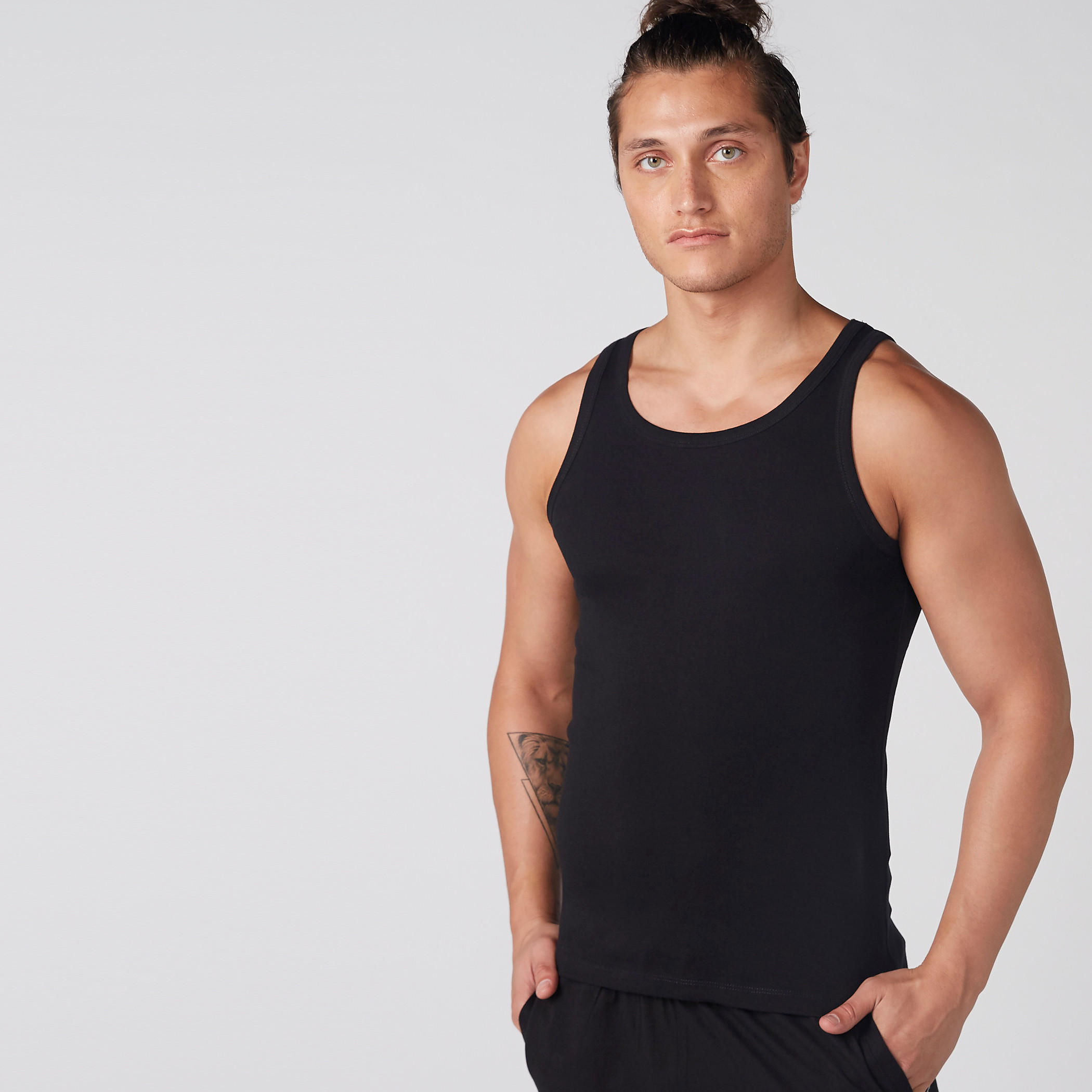 تيشيرت دون أكمام بياقة عميقة-men-clothing-tshirtsandpolos-vests-image-1