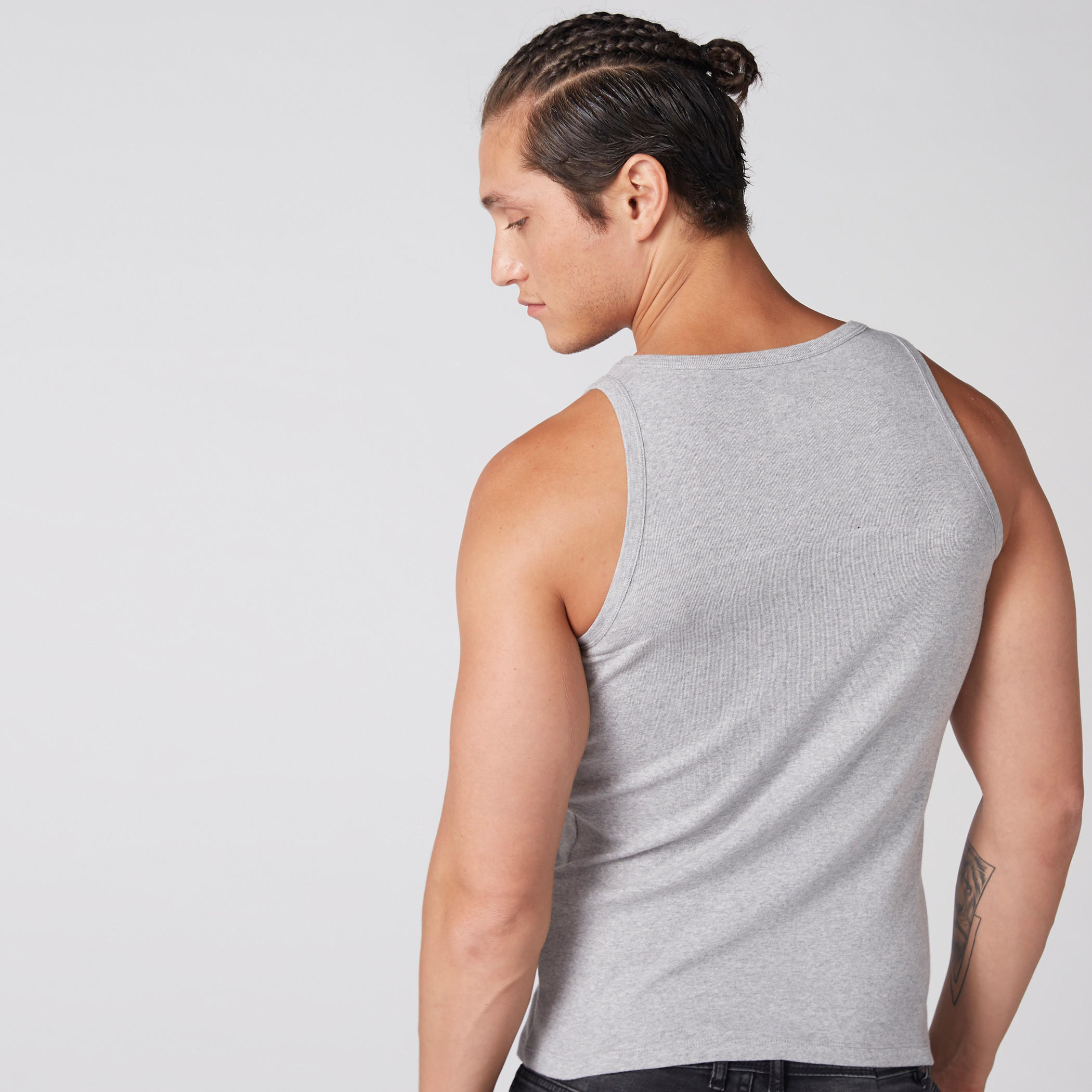 فيست دون أكمام بياقة عميقة-men-clothing-tshirtsandpolos-vests-image-2