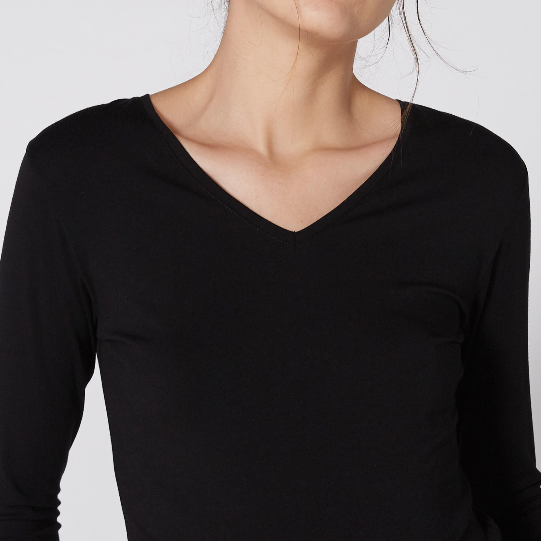 تيشيرت بياقة V وأكمام طويلة-women-clothing-tshirts-image-3