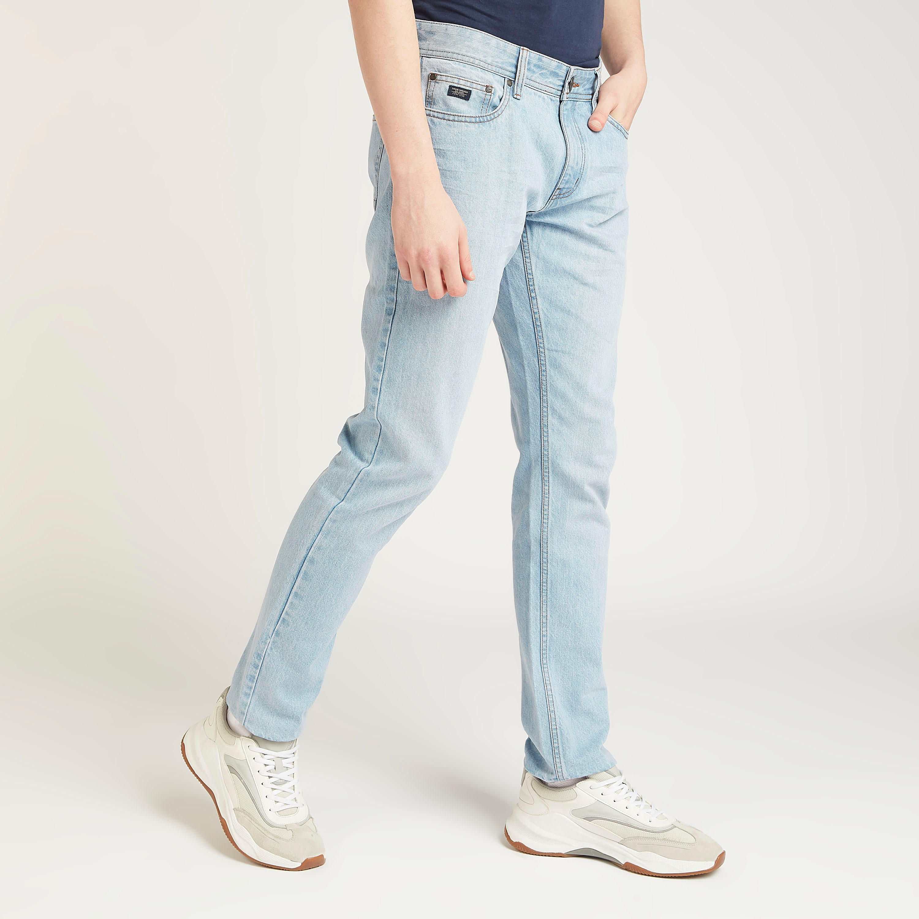 بنطلون جينز طويل بتفاصيل جيوب وحلقات للحزام-men-clothing-bottoms-jeans-image-4