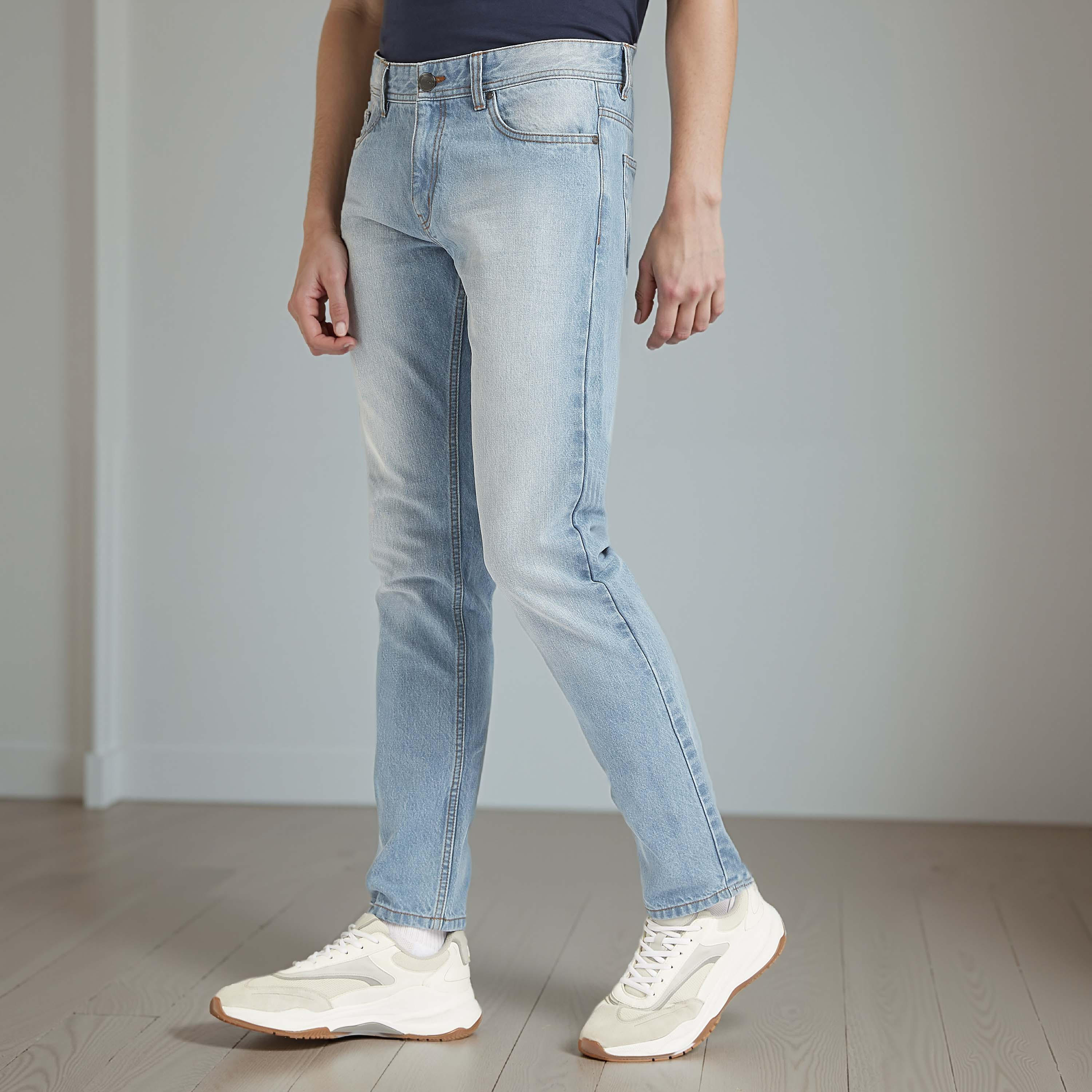 بنطلون جينز بتفاصيل جيوب وعراوي-men-clothing-bottoms-jeans-image-5