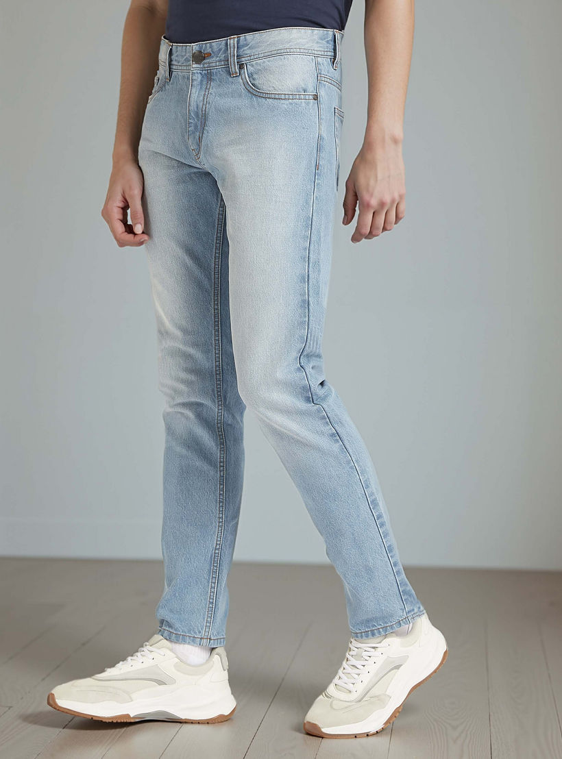 بنطلون جينز بتفاصيل جيوب وعراوي-men-clothing-bottoms-jeans-image-5