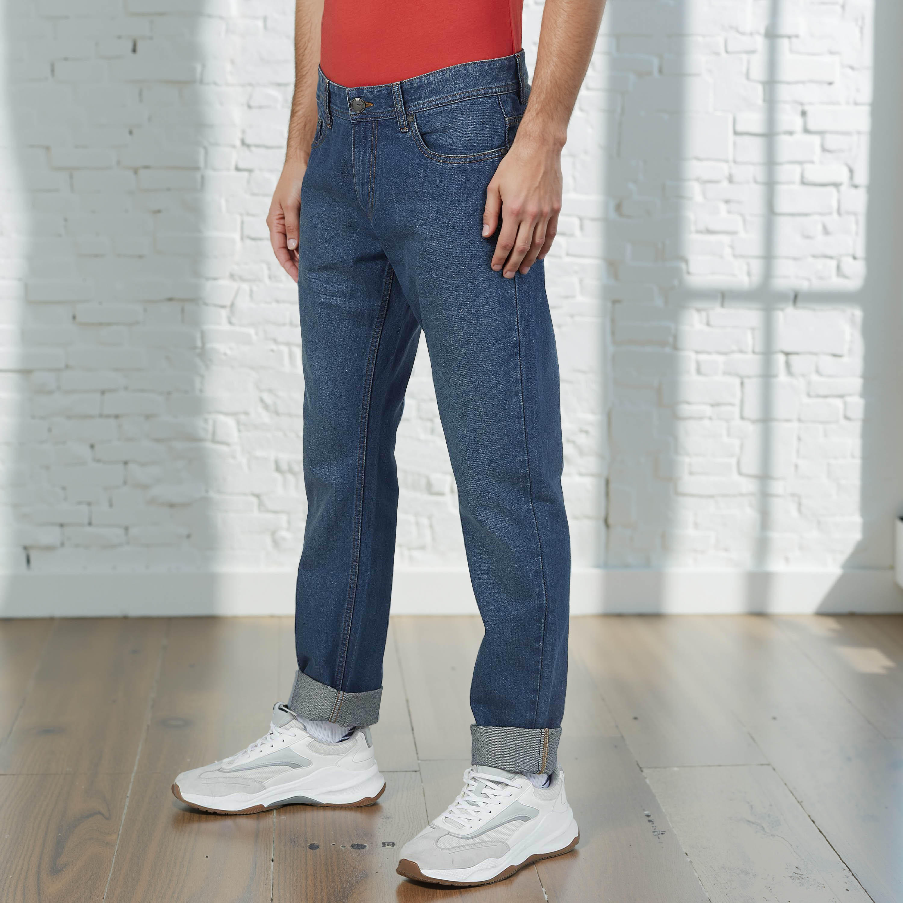بنطال جينز طويل بتفاصيل جيوب وحلقات للحزام-men-clothing-bottoms-jeans-image-1