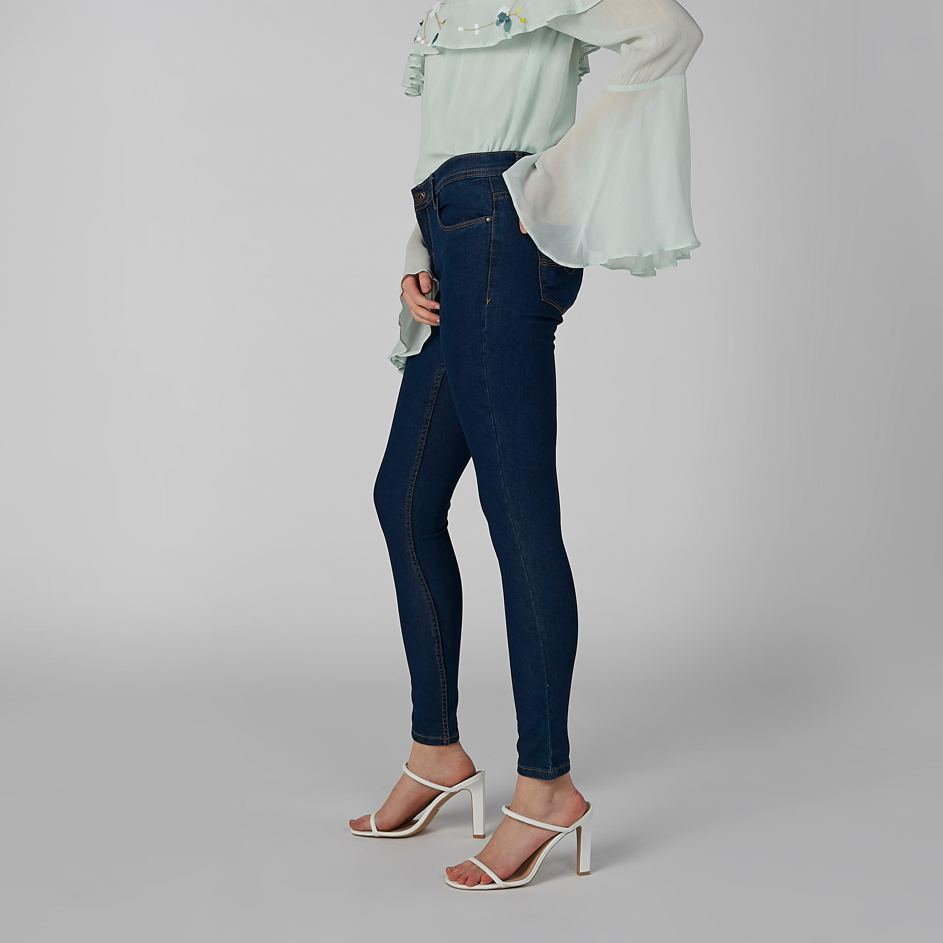 بنطال جينز طويل سادة بجيوب وحلقات للحزام-women-clothing-bottoms-jeans-image-1