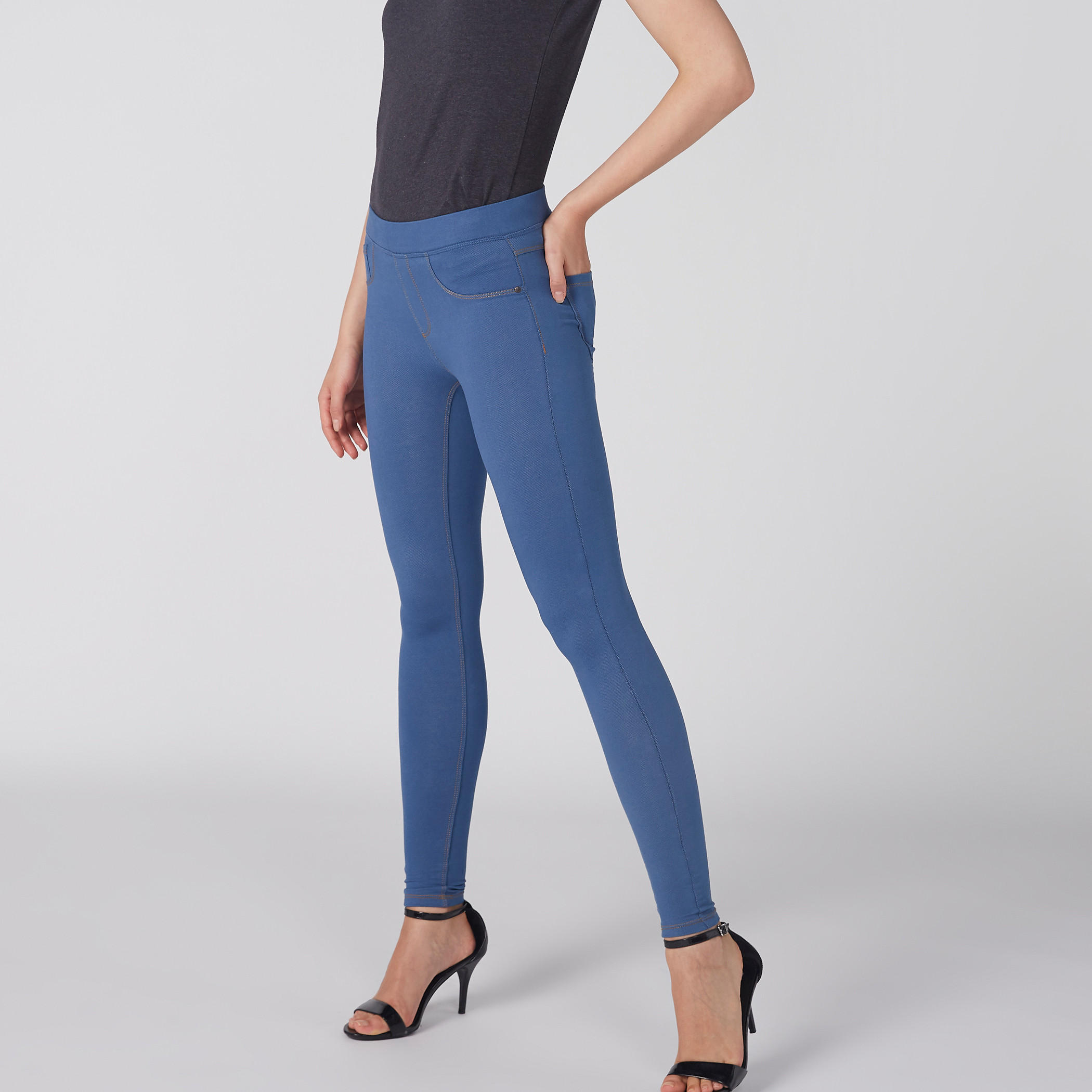 بنطال طويل بقصّة ضيّقة وخصر مطّاطي وجيوب-women-clothing-bottoms-leggings-image-1