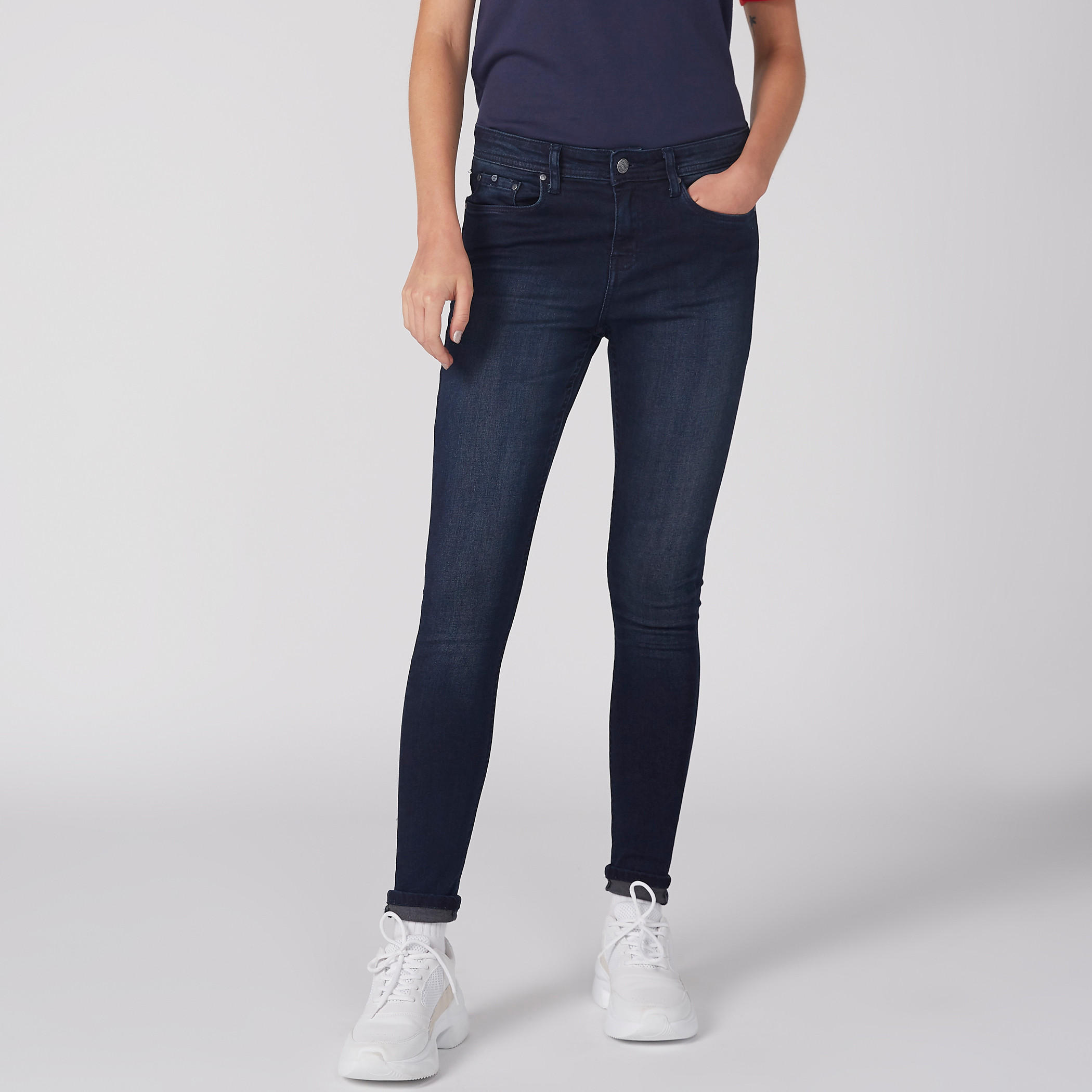 بنطال جينز طويل بزر إغلاق وجيوب-women-clothing-bottoms-jeans-image-2