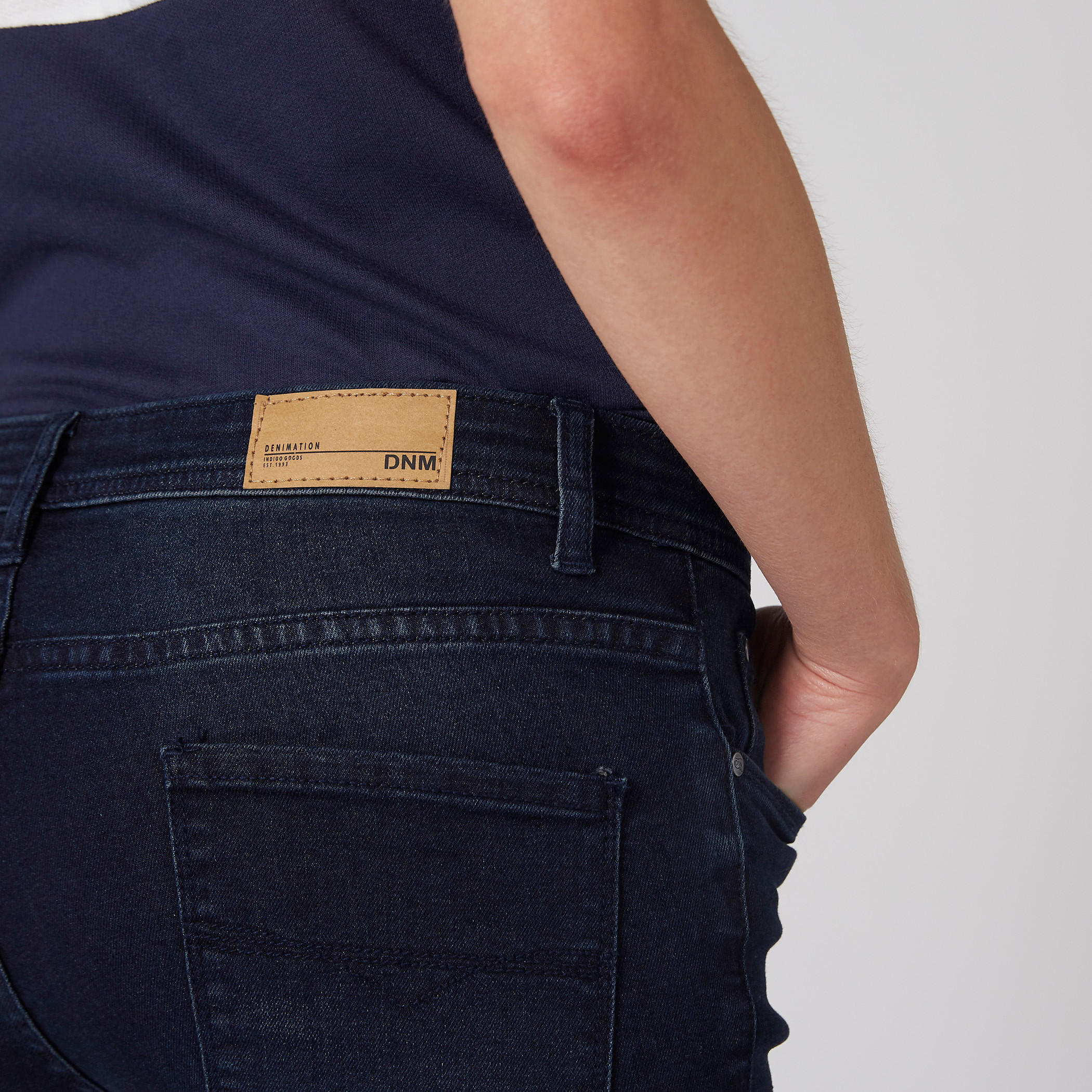 بنطال جينز طويل بزر إغلاق وجيوب-women-clothing-bottoms-jeans-image-5