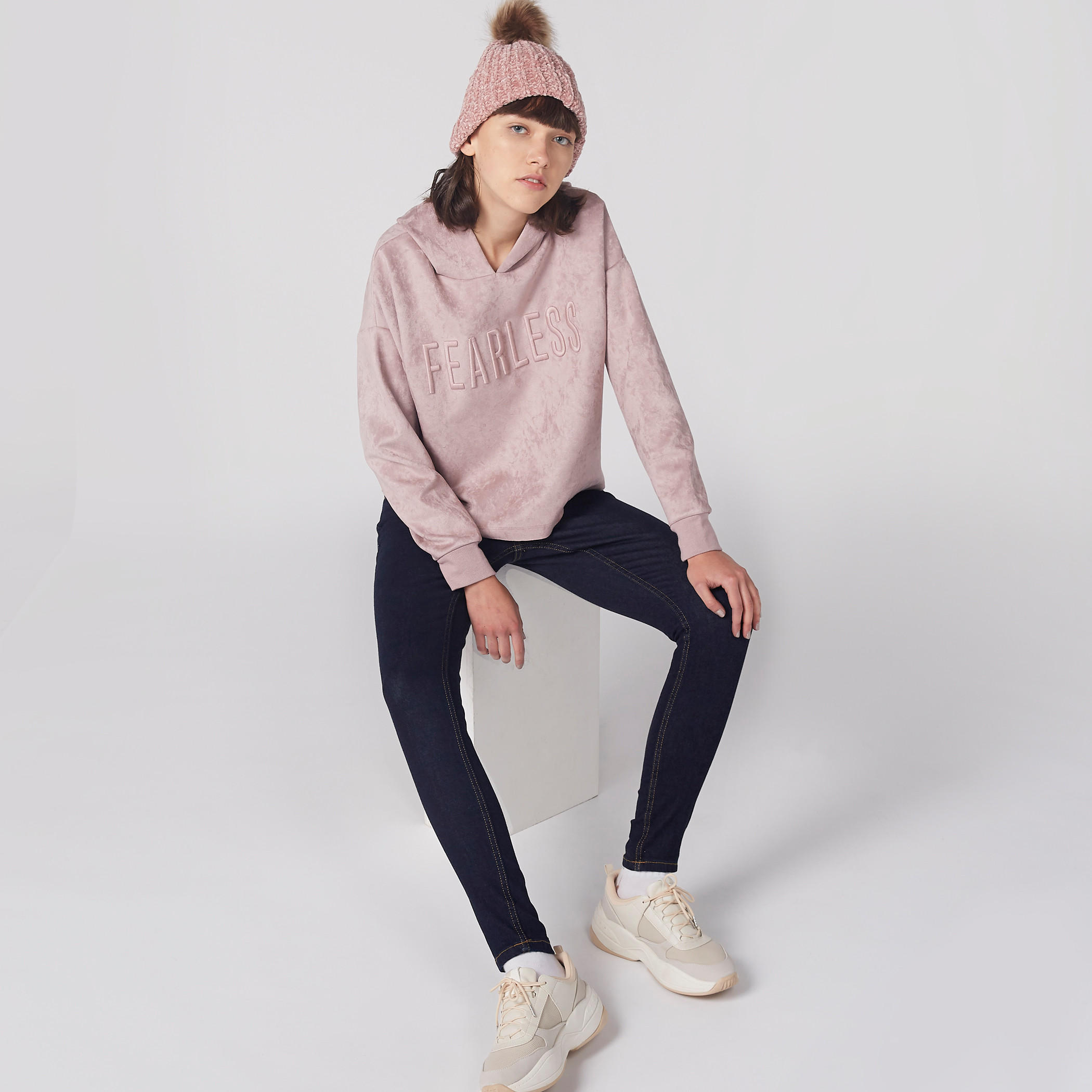 بنطال جينز طويل بزر إغلاق وجيوب مزينة-women-clothing-bottoms-jeans-image-1