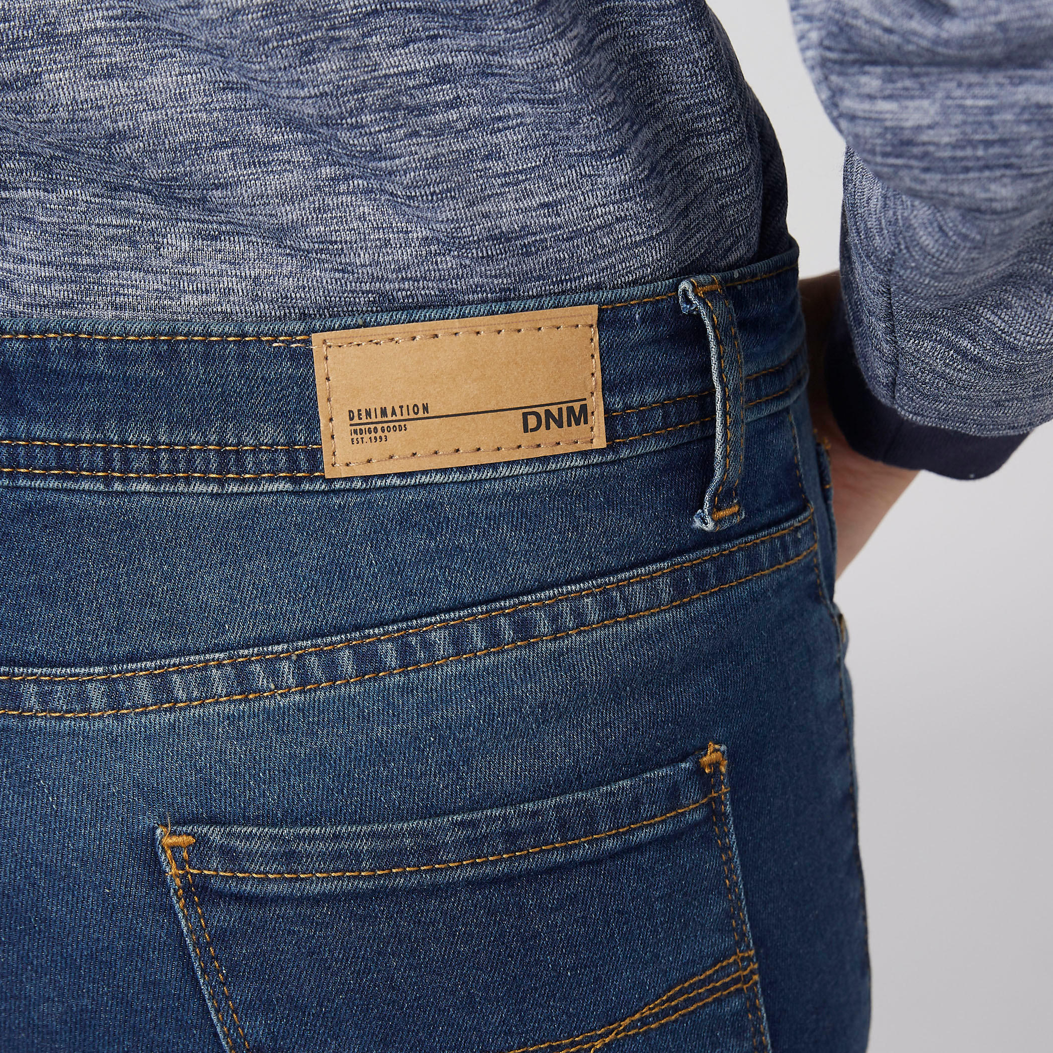 بنطال جينز طويل بزر إغلاق وجيوب-women-clothing-bottoms-jeans-image-4
