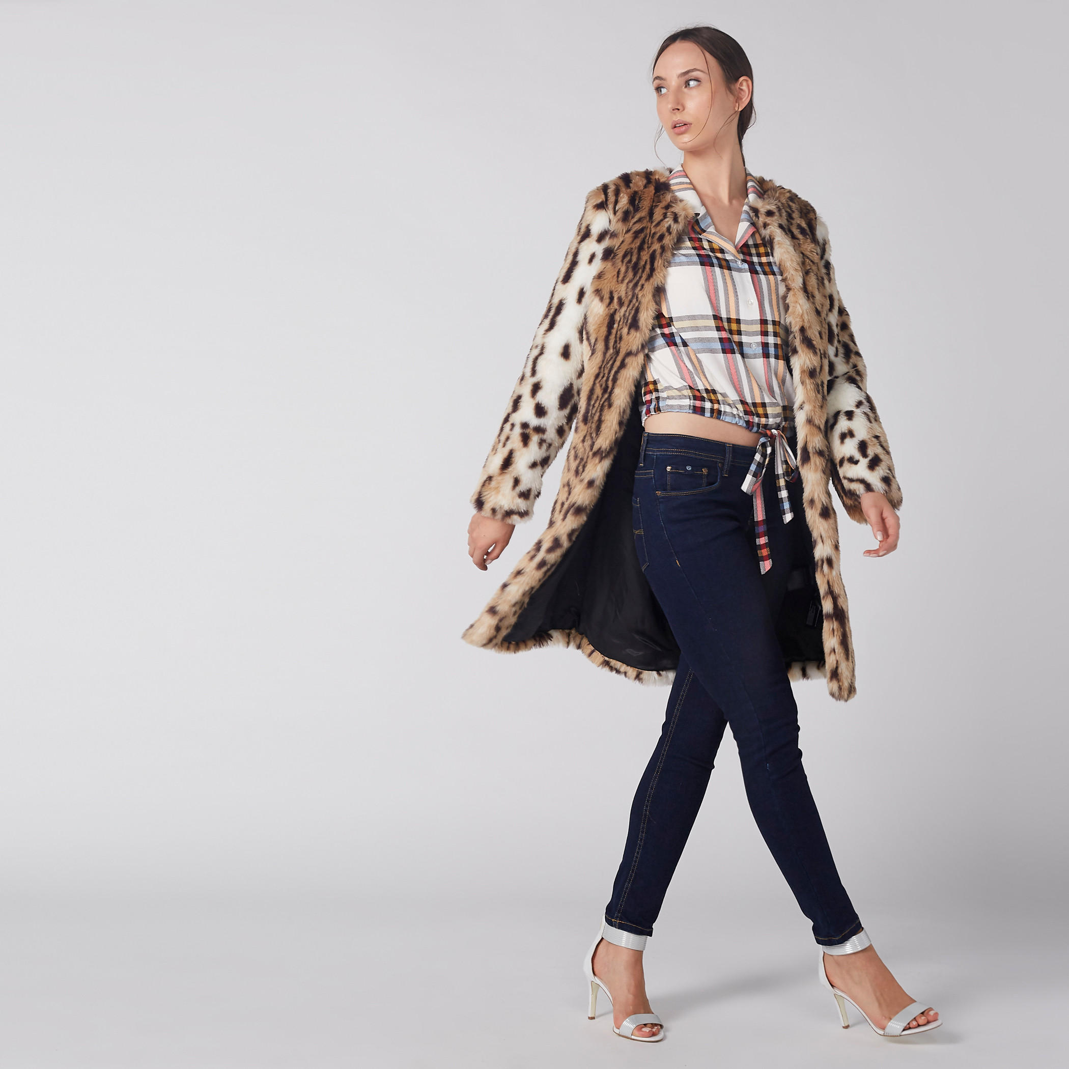 بنطال جينز طويل بزر إغلاق وجيوب-women-clothing-bottoms-jeans-image-1