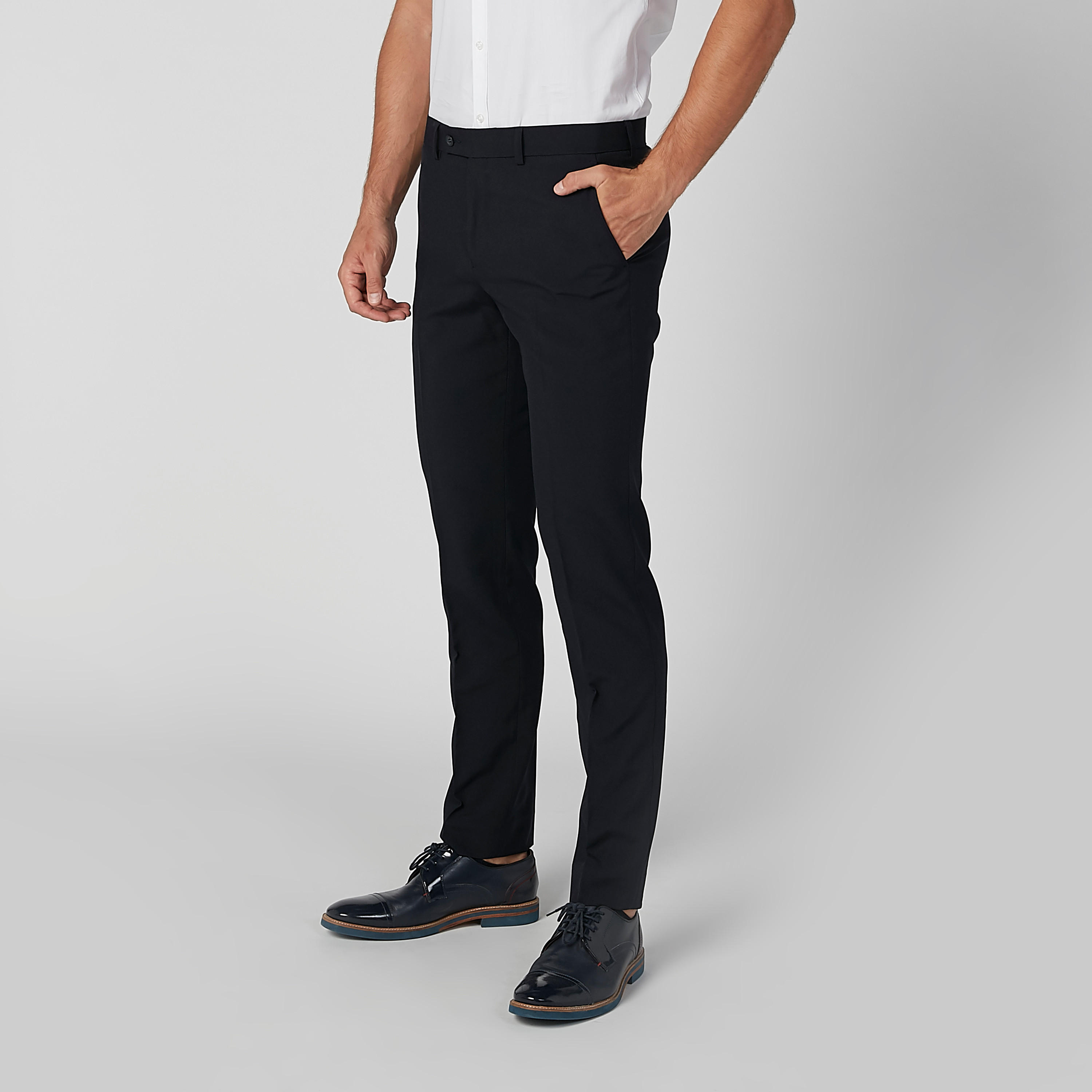 بنطال رسمي طويل سادة بجيوب وحلقات للحزام-men-clothing-bottoms-trousersandchinos-trousers-image-1